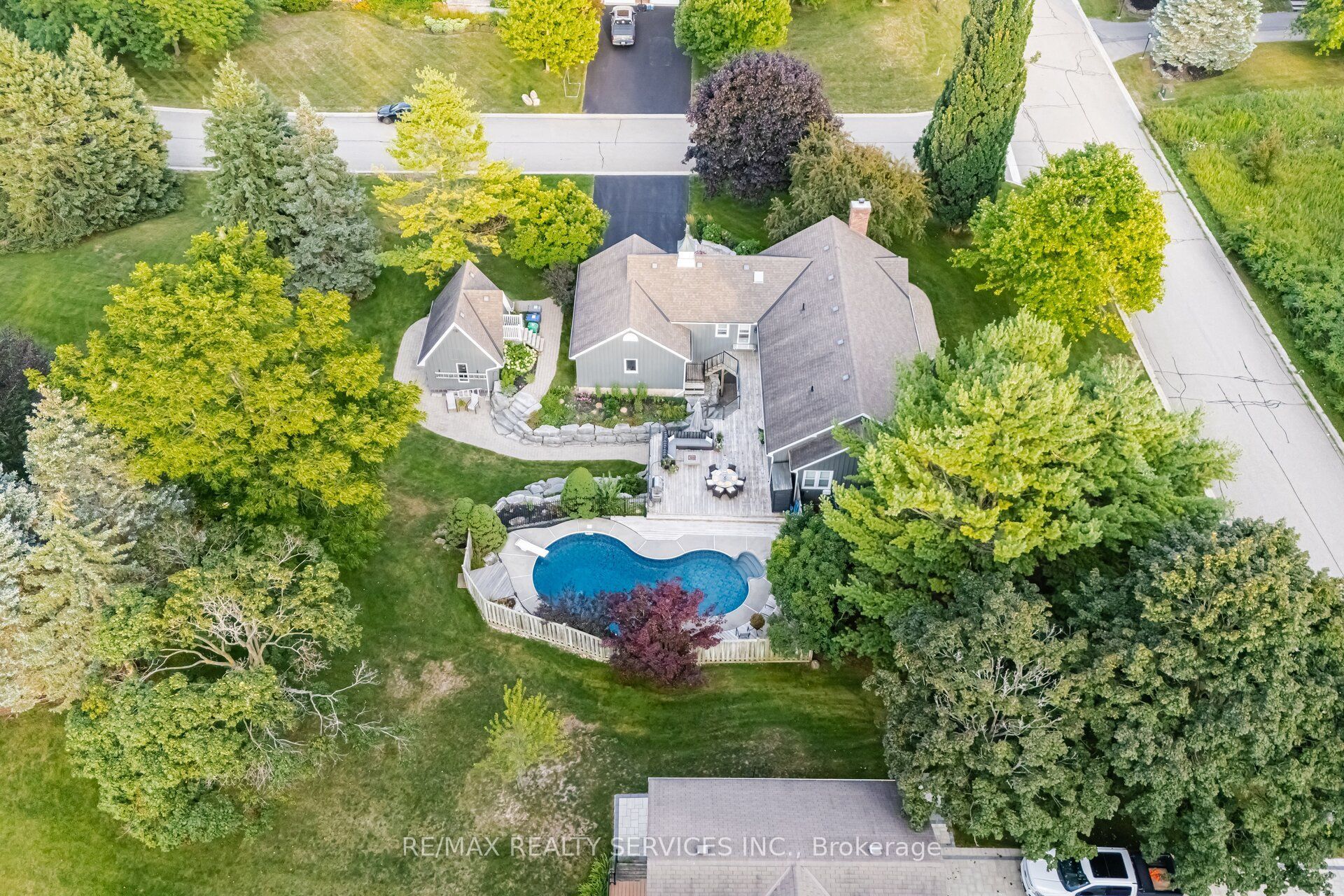 38 West Village Drive, Caledon, ON L7C 1H3