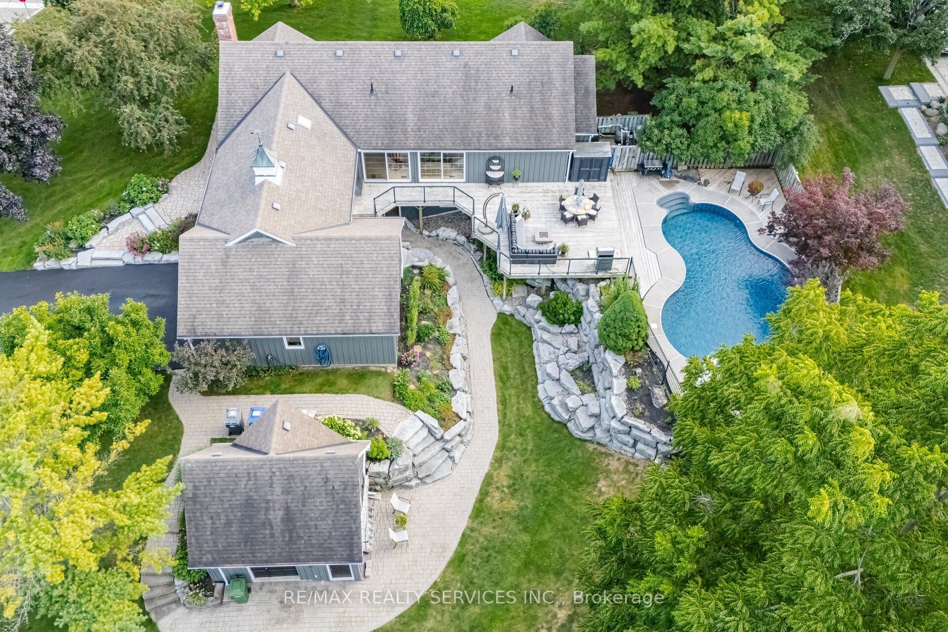 38 West Village Drive, Caledon, ON L7C 1H3 photo 2