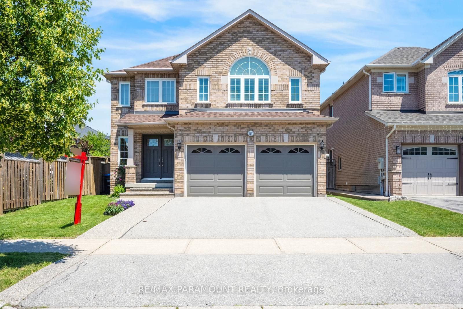 6407 Ormindale Way, Mississauga, ON L5V 1J3 photo 2