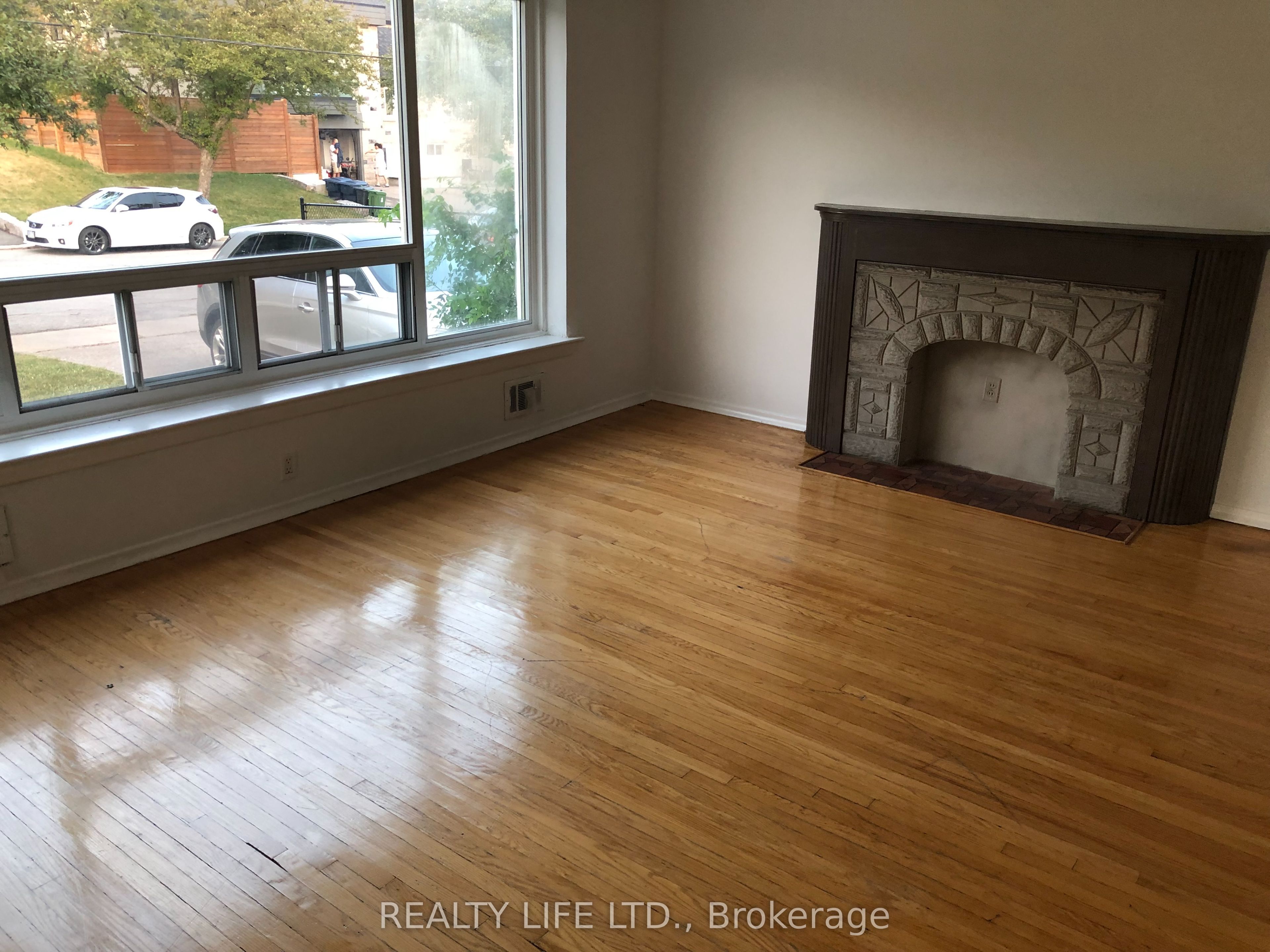 54 Garside Crescent, Toronto, ON M6M 2Z6 photo 4