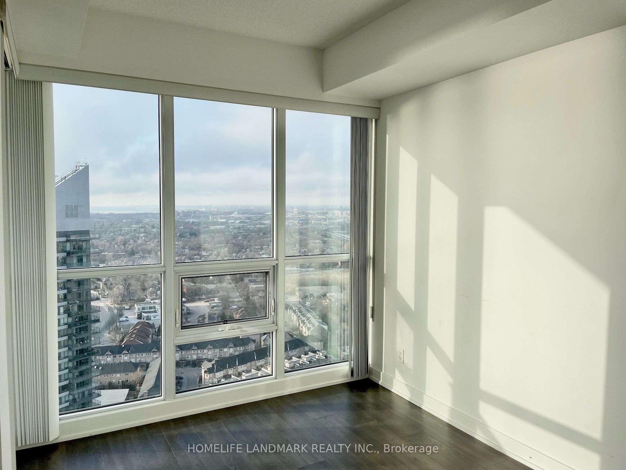 2220 Lakeshore Boulevard W 3210, Toronto, ON M8V 0C1 photo 5