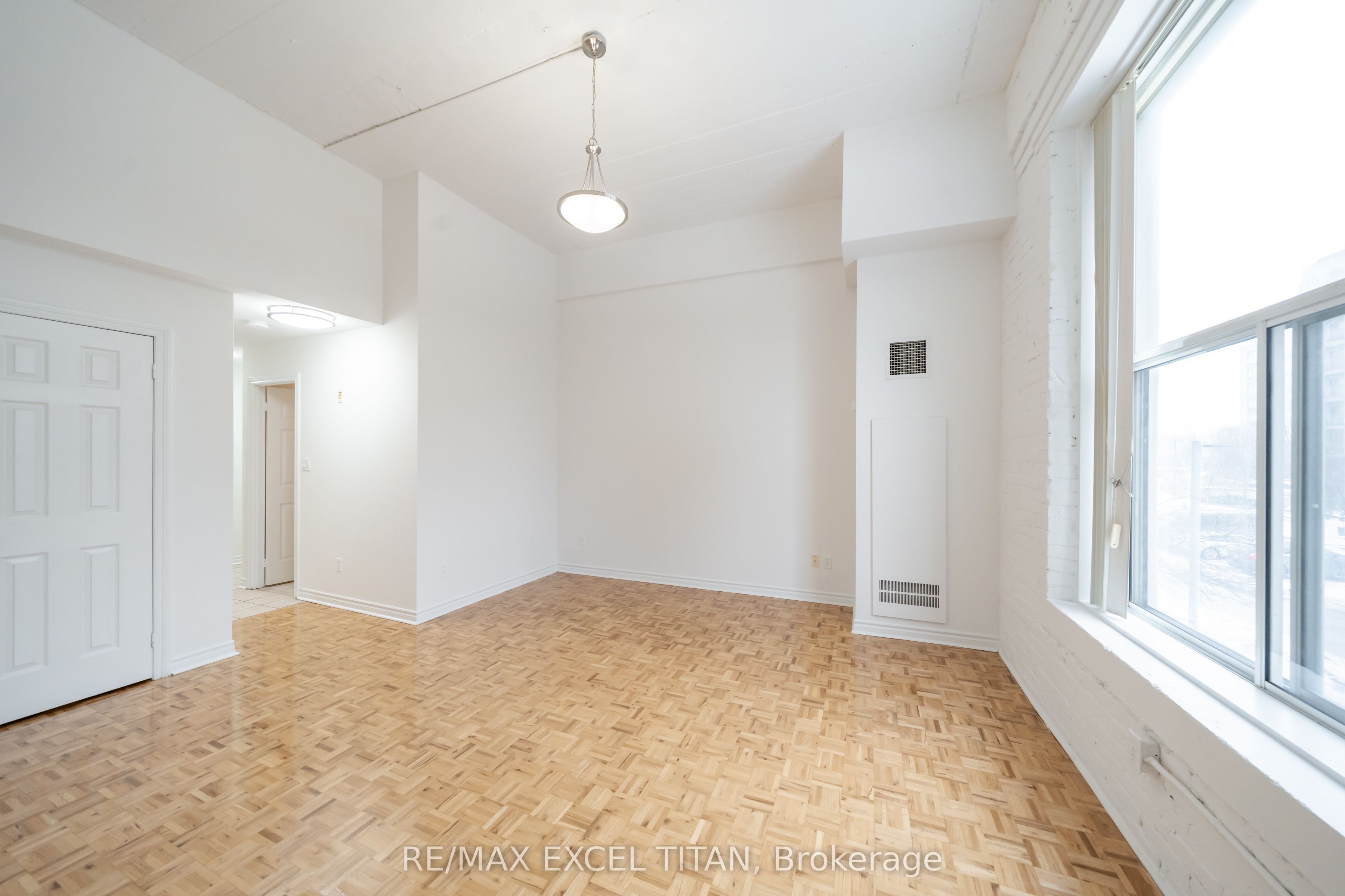 1401 Dupont Street 115, Toronto, ON M6H 4J7 photo 3