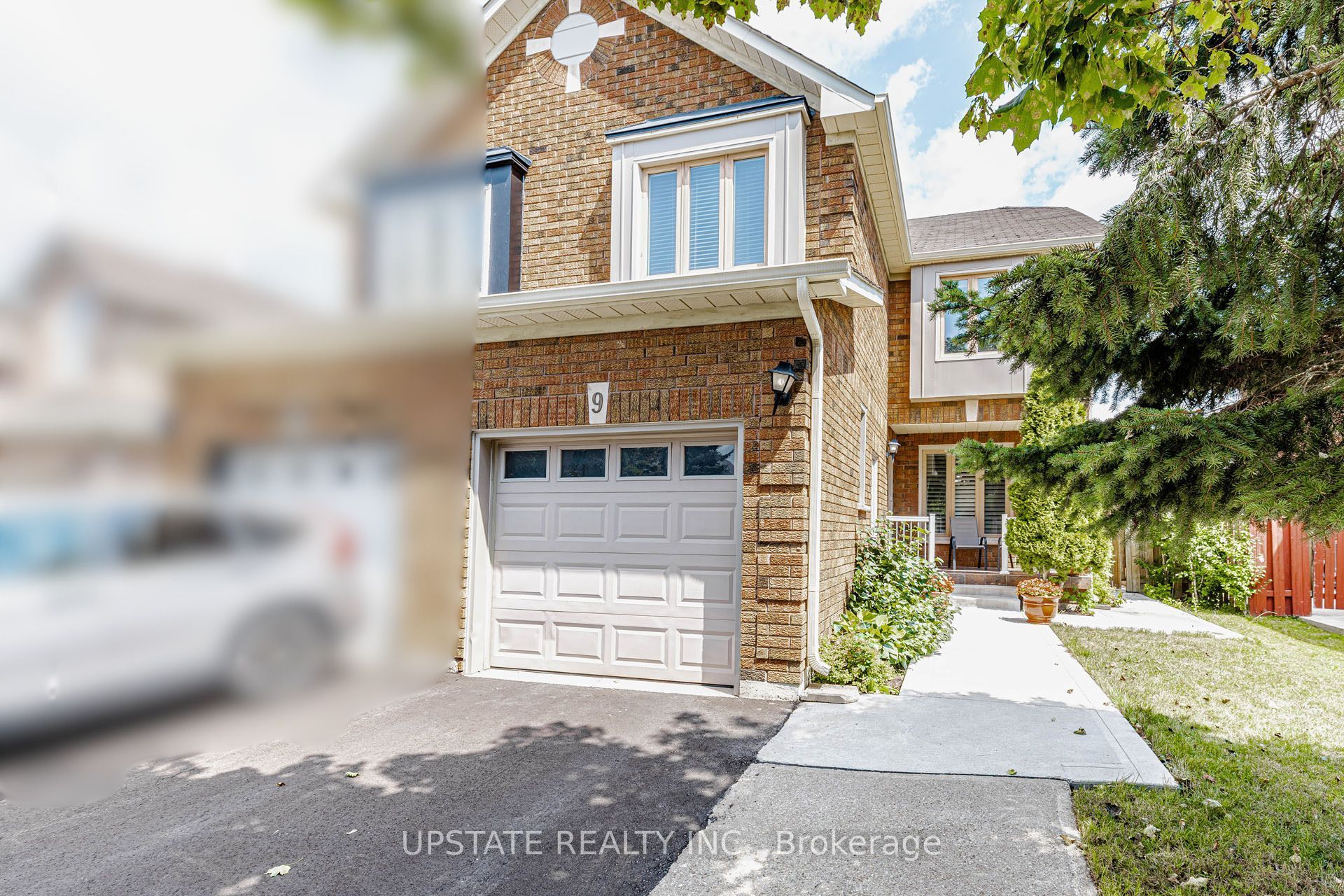 9 Palmolive Street, Brampton, ON L6R 1P4 photo 3