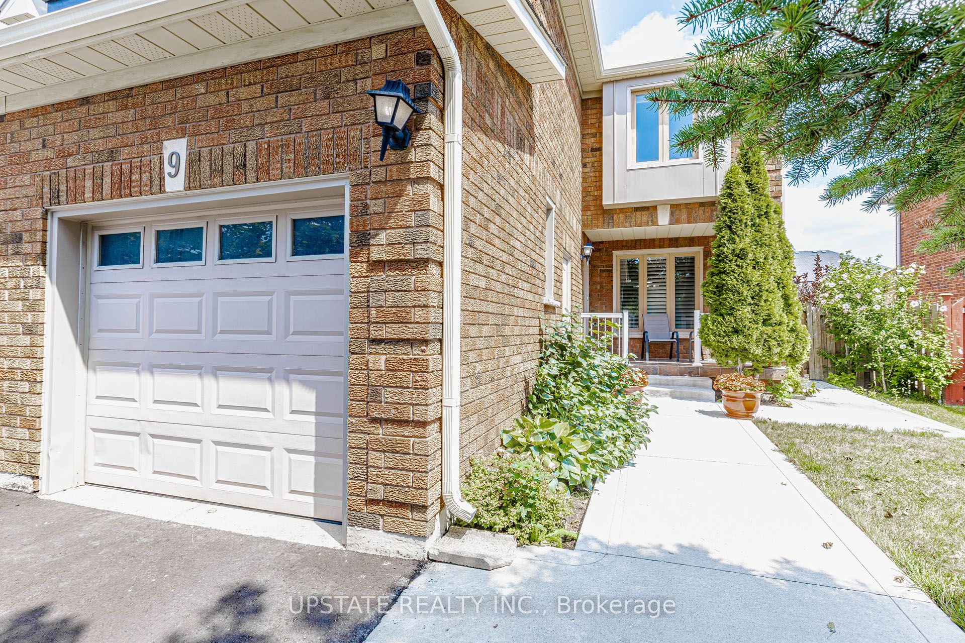 9 Palmolive Street, Brampton, ON L6R 1P4 photo 4
