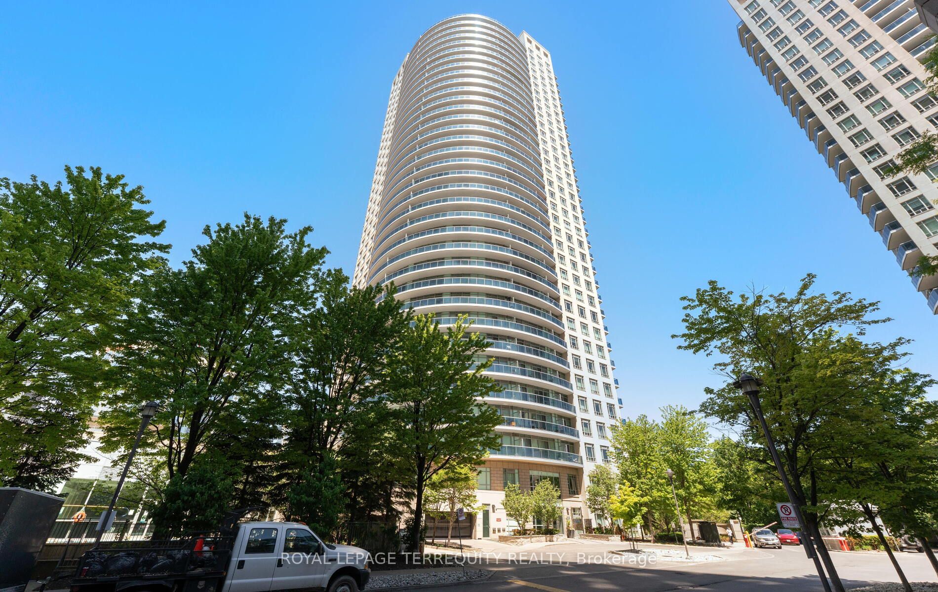 80 Absolute Avenue 406, Mississauga, ON L4Z 0A5 photo 2