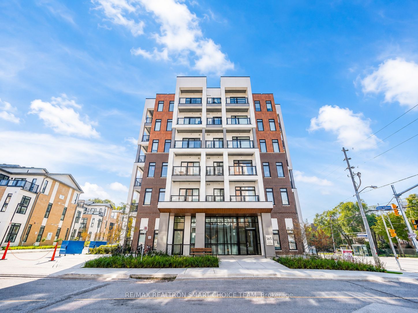 165 Canon Jackson Drive 311, Toronto, ON M6M 0C4