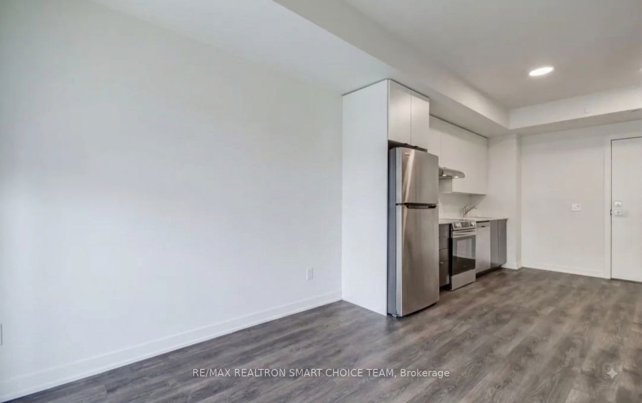165 Canon Jackson Drive 311, Toronto, ON M6M 0C4 photo 5