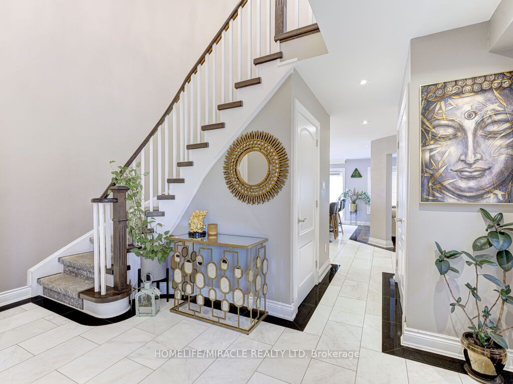 5437 Royal Aberdeen Drive, Mississauga, ON L4Z 3W2 photo 2