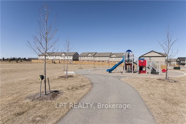 124 Parkinson Crescent 15, Orangeville, ON L9W 6X3 photo 2