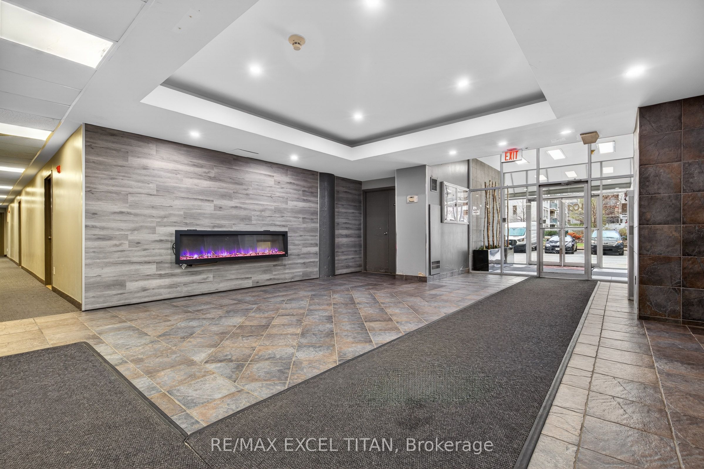 1401 Dupont Street 607, Toronto, ON M6H 2B1 photo 2