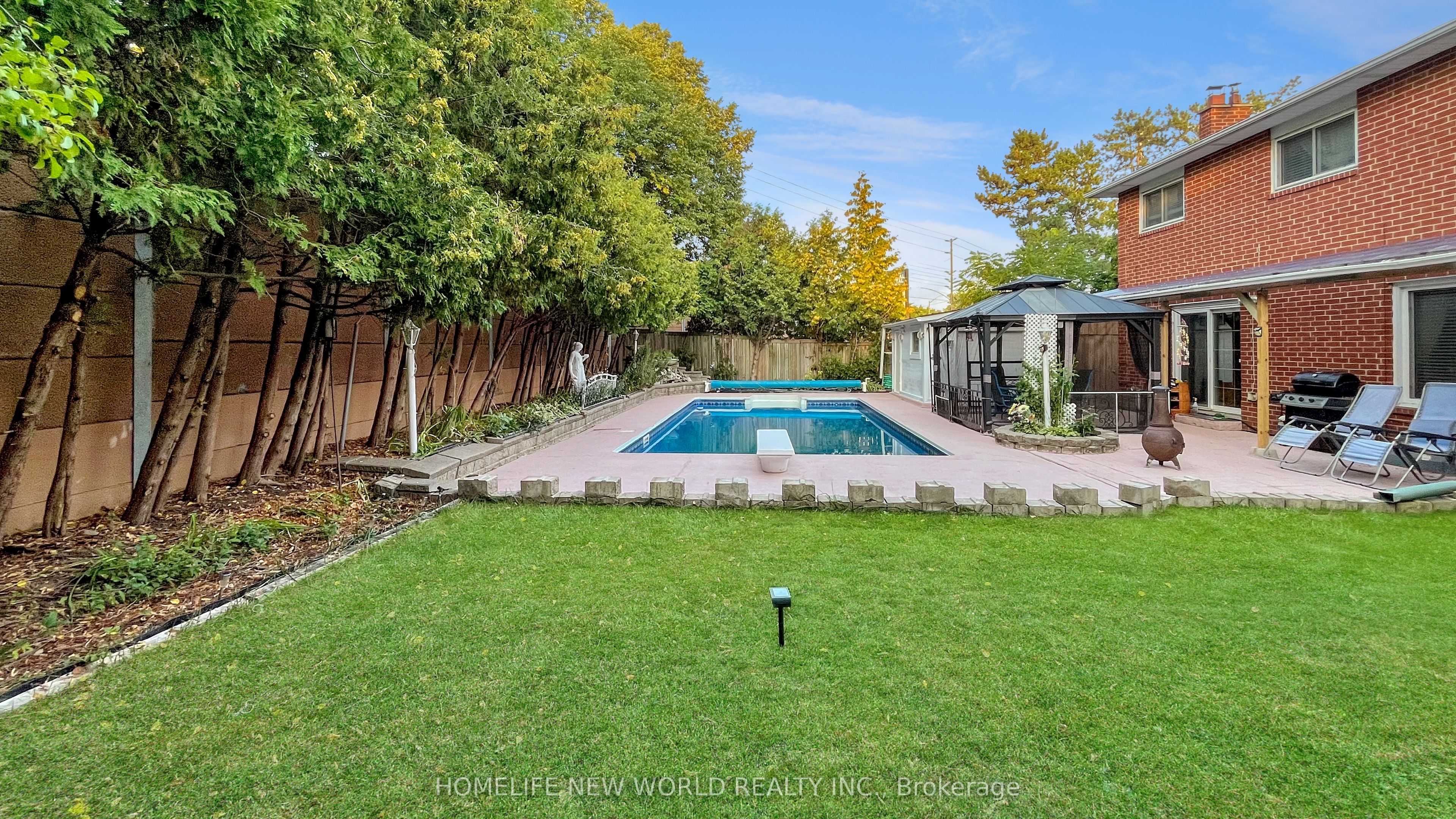 14 Madrid Crescent, Brampton, ON L6S 2X4 photo 5