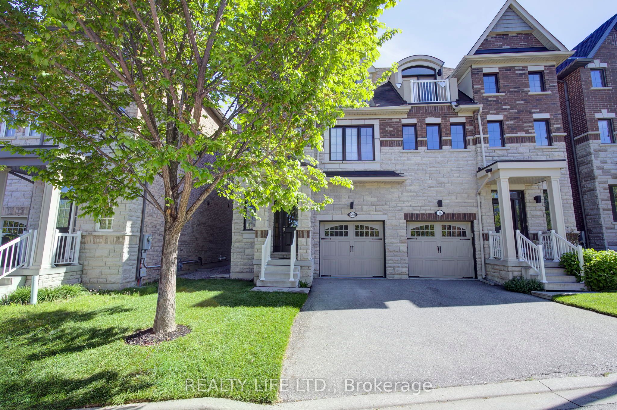 1209 Owls Head Road, Mississauga, ON L5E 0A6 photo 3