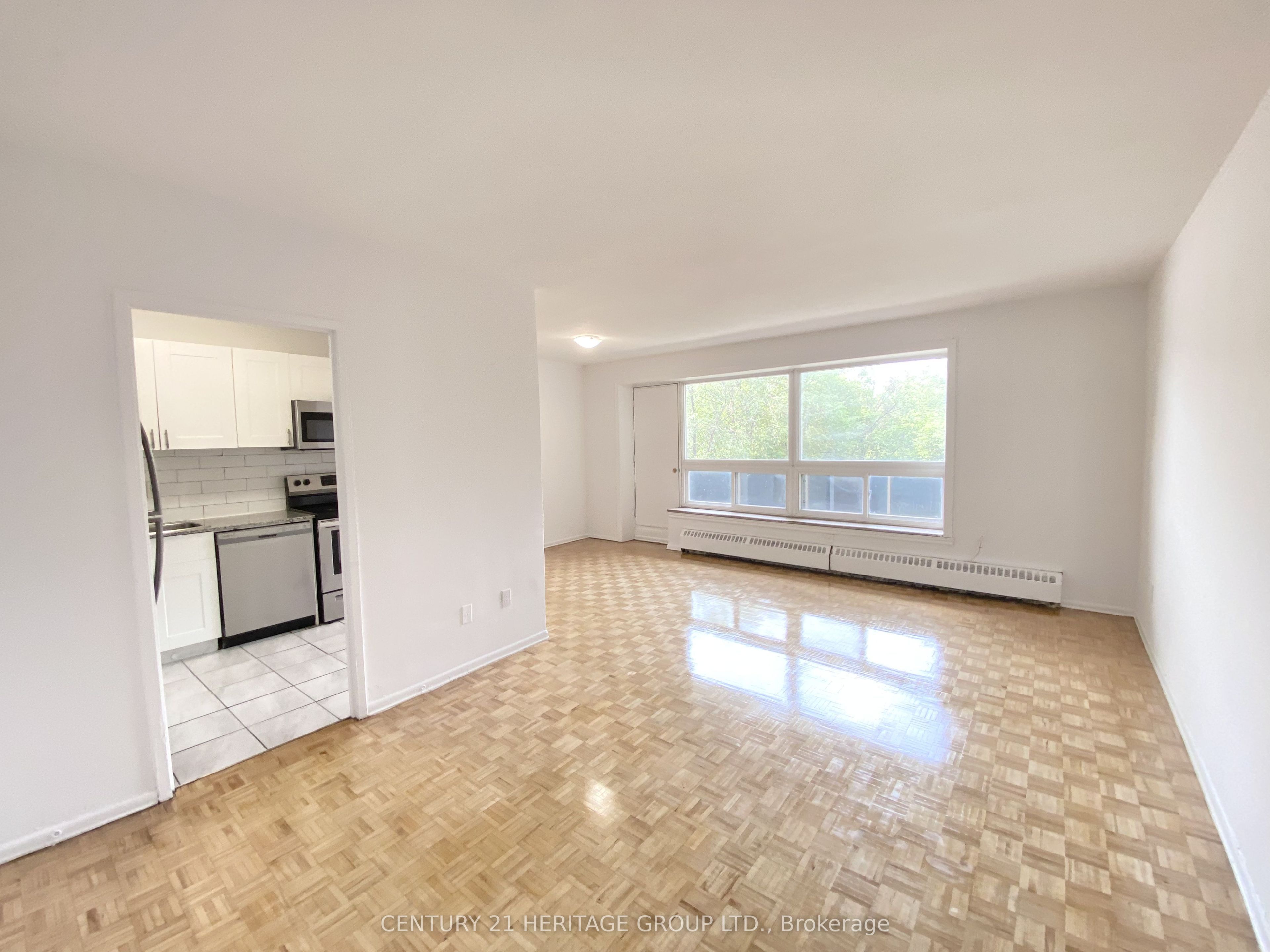 10 Garfella Drive 206, Toronto, ON M9V 2E9 photo 2