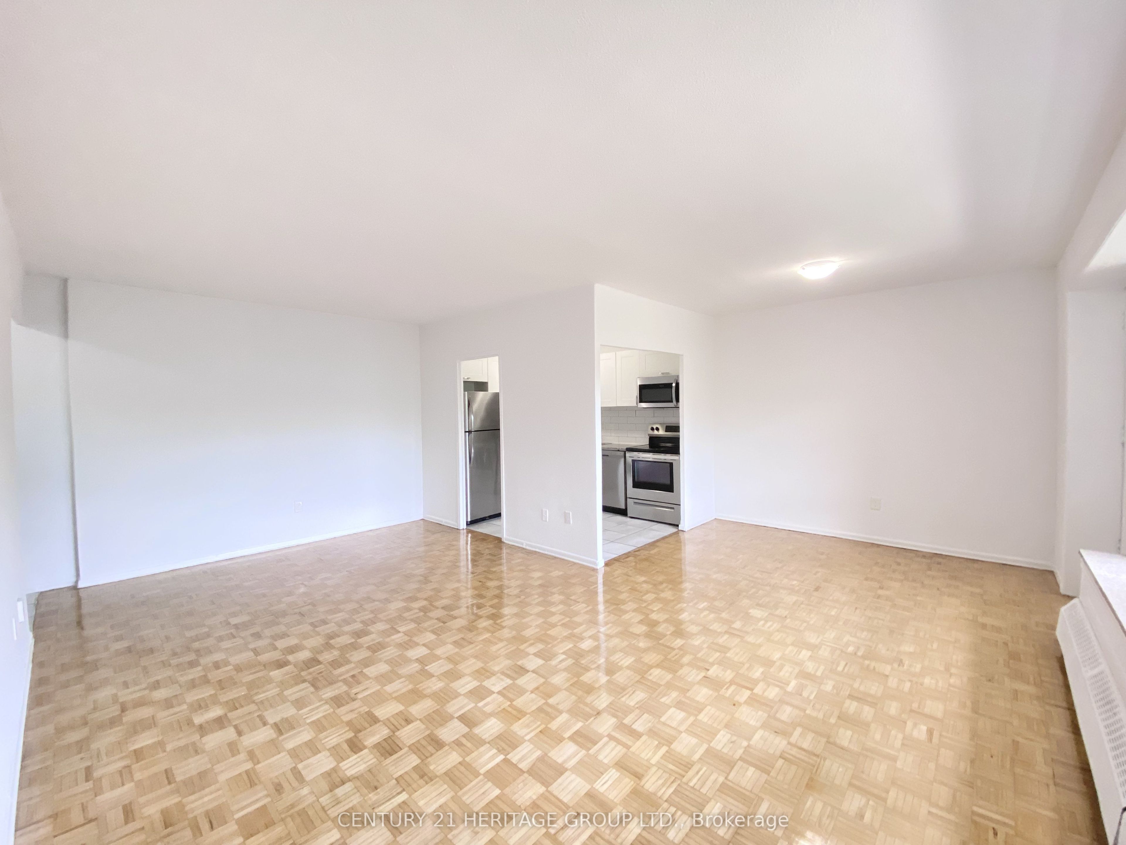 10 Garfella Drive 206, Toronto, ON M9V 2E9 photo 4
