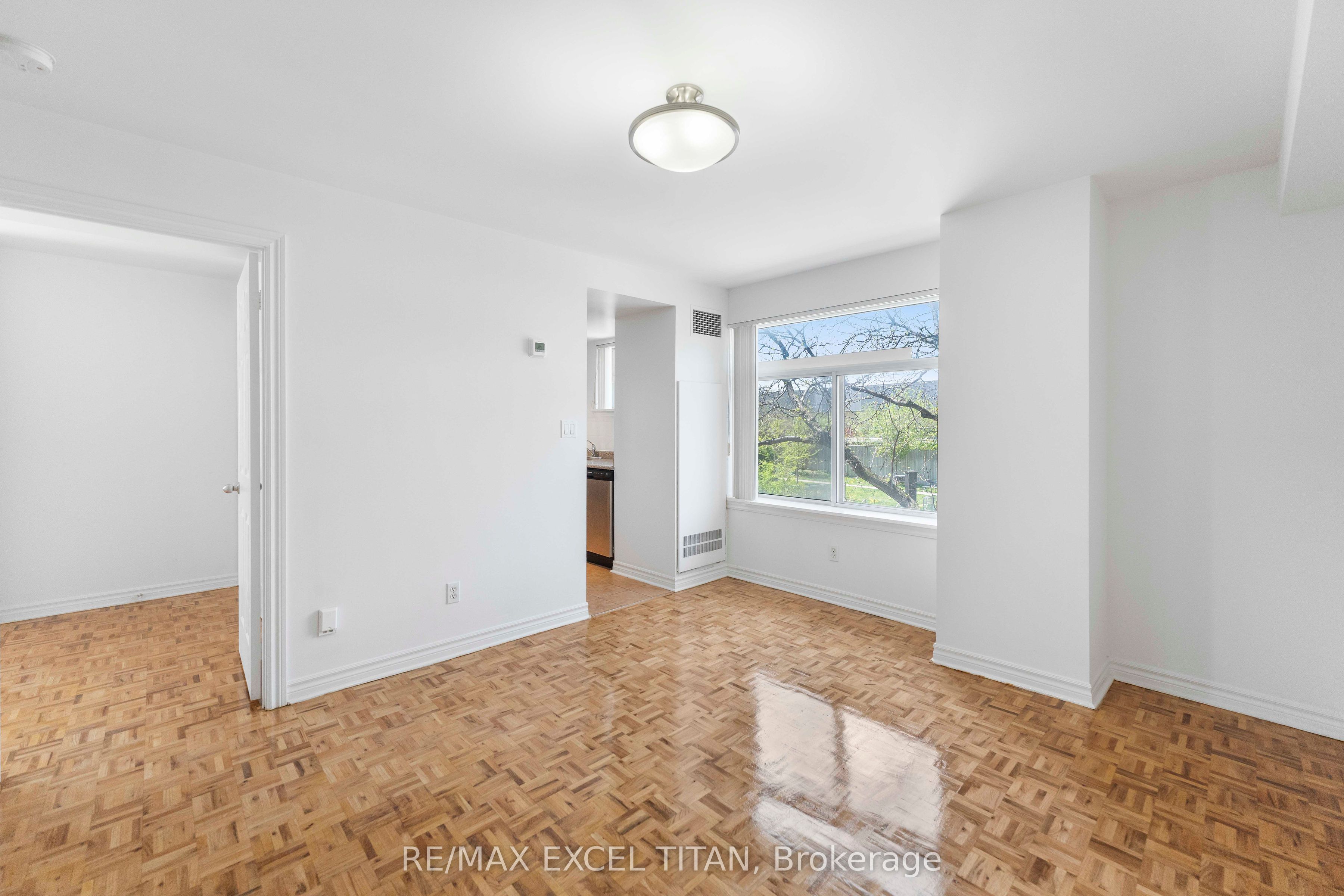 1407 Dupont Street 506, Toronto, ON M6H 2B1 photo 4