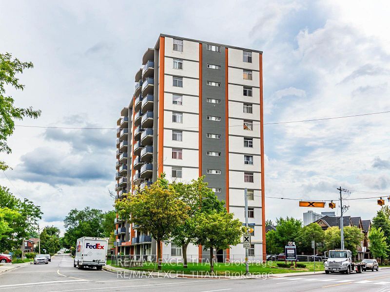 2255 Weston Road 601, Toronto, ON M9N 1Y5