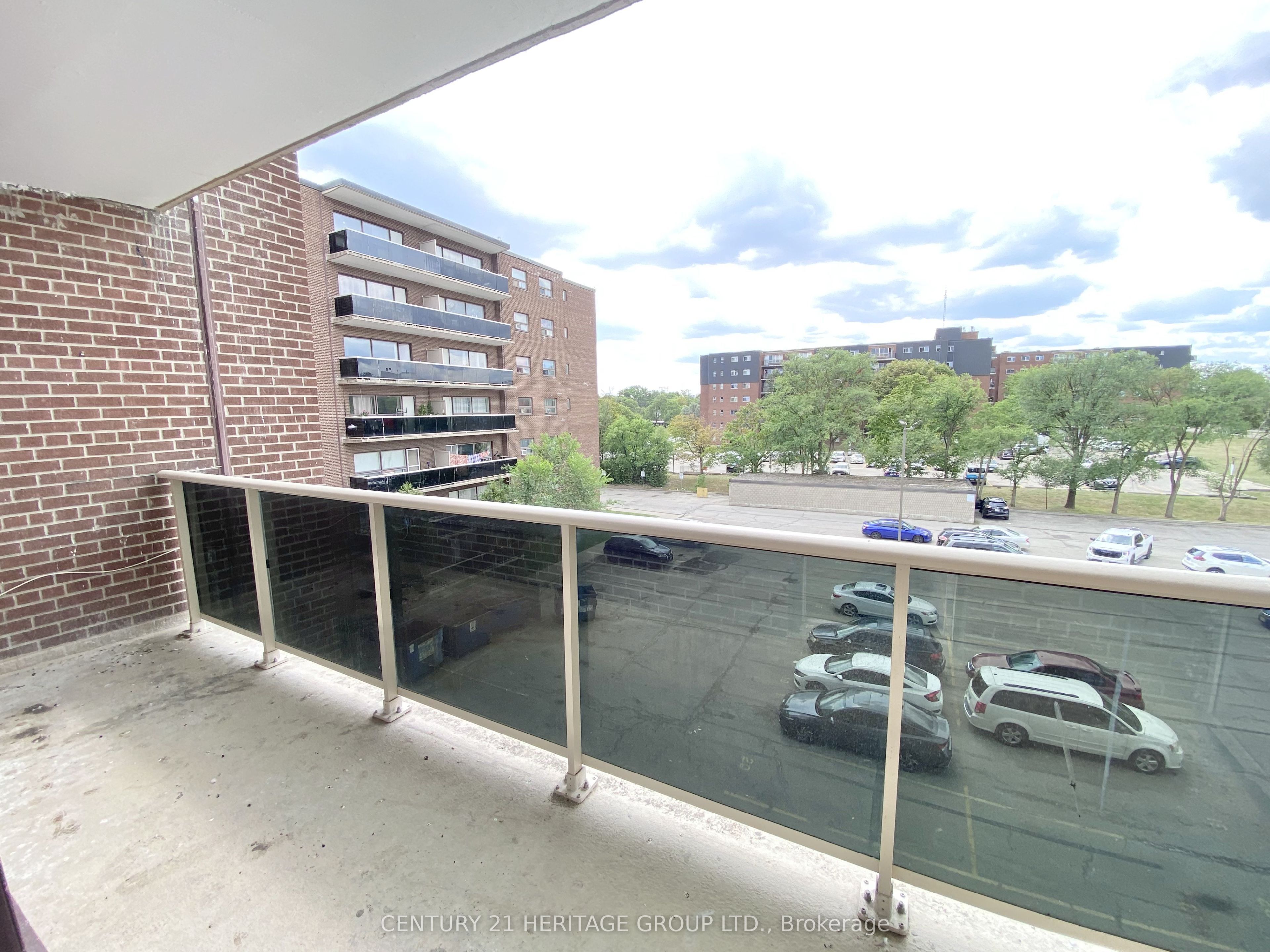 10 Garfella Drive 401, Toronto, ON M9V 2E9 photo 5
