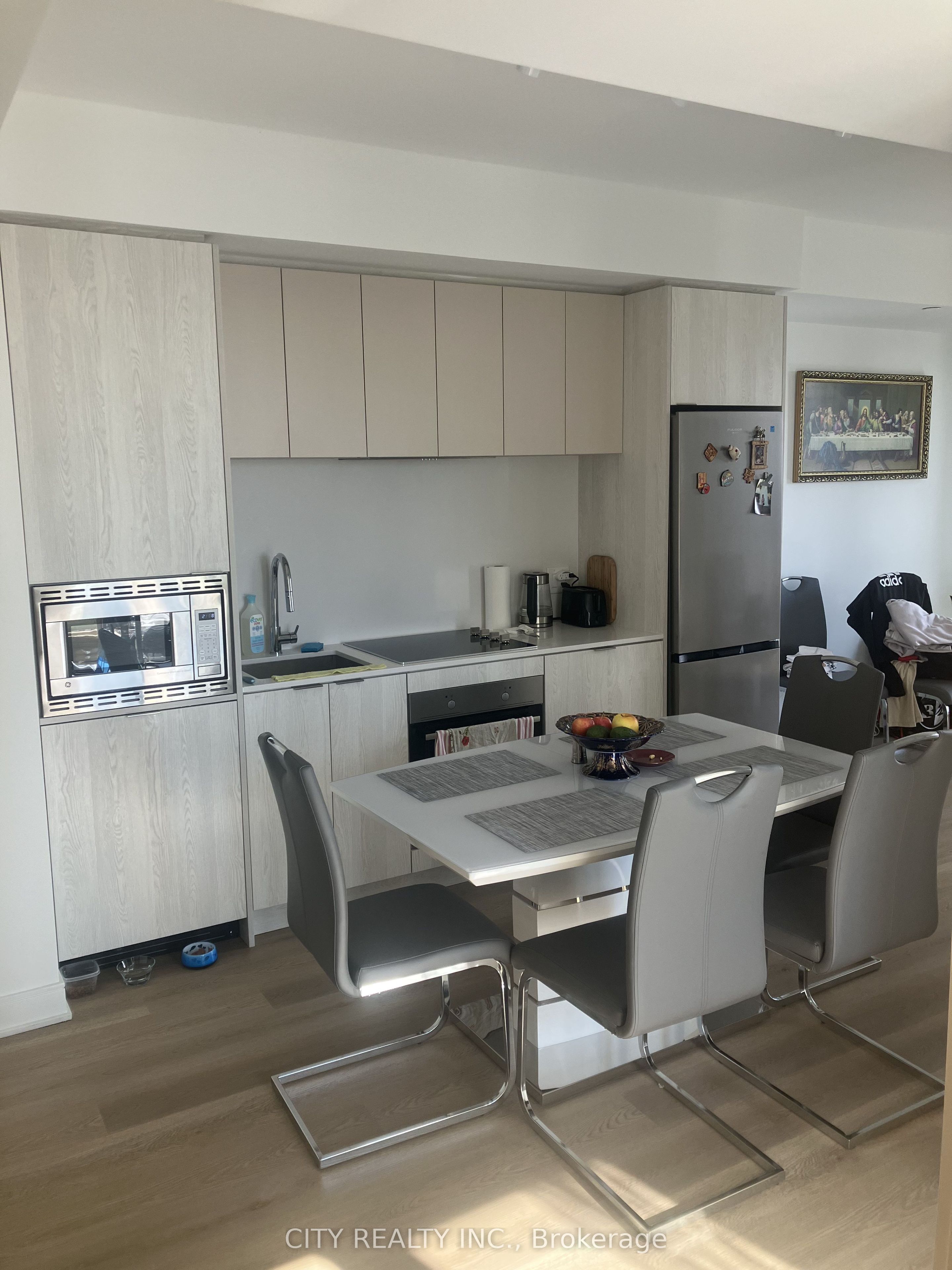 86 Dundas Street E 1615, Mississauga, ON L5A 0B1 photo 3