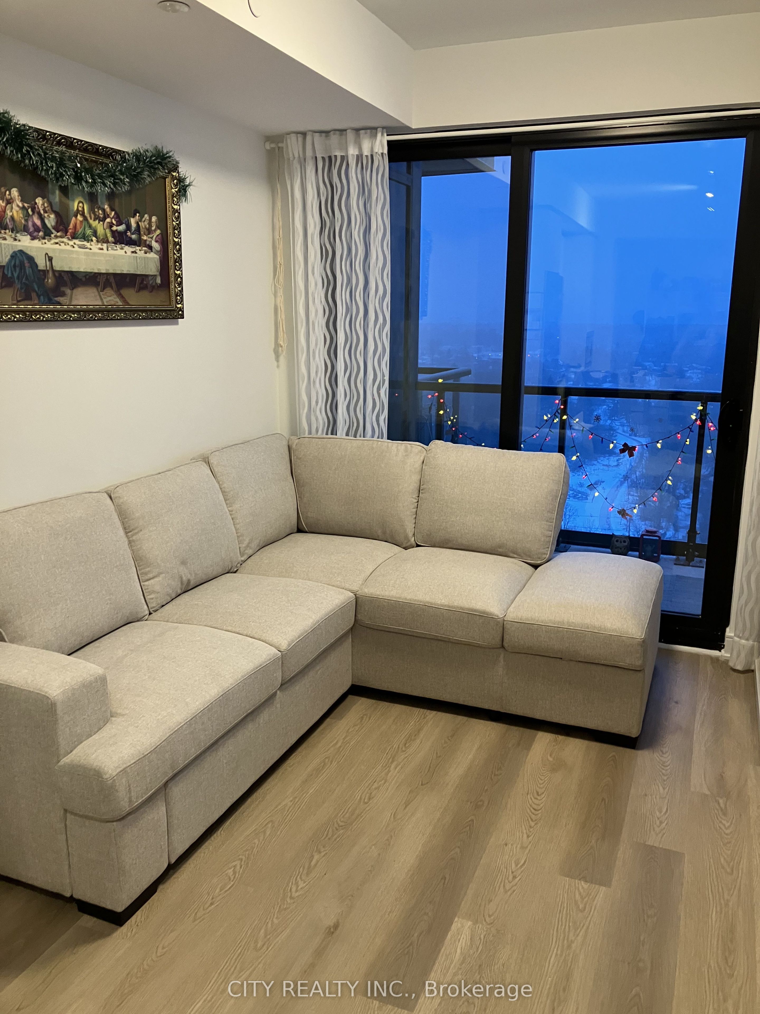 86 Dundas Street E 1615, Mississauga, ON L5A 0B1 photo 4