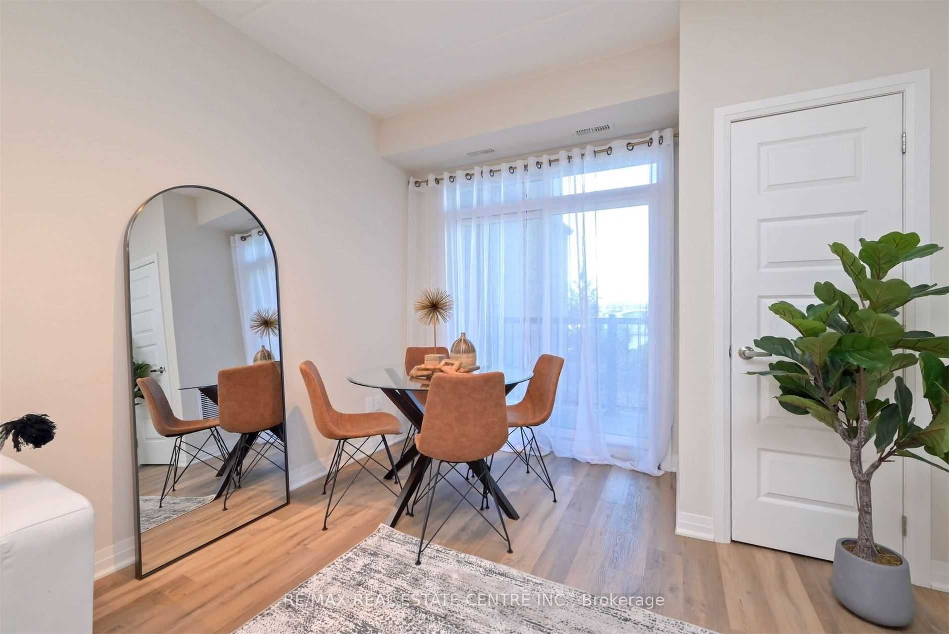 610 Farmstead Drive 102, Milton, ON L9T 8X5 photo 4
