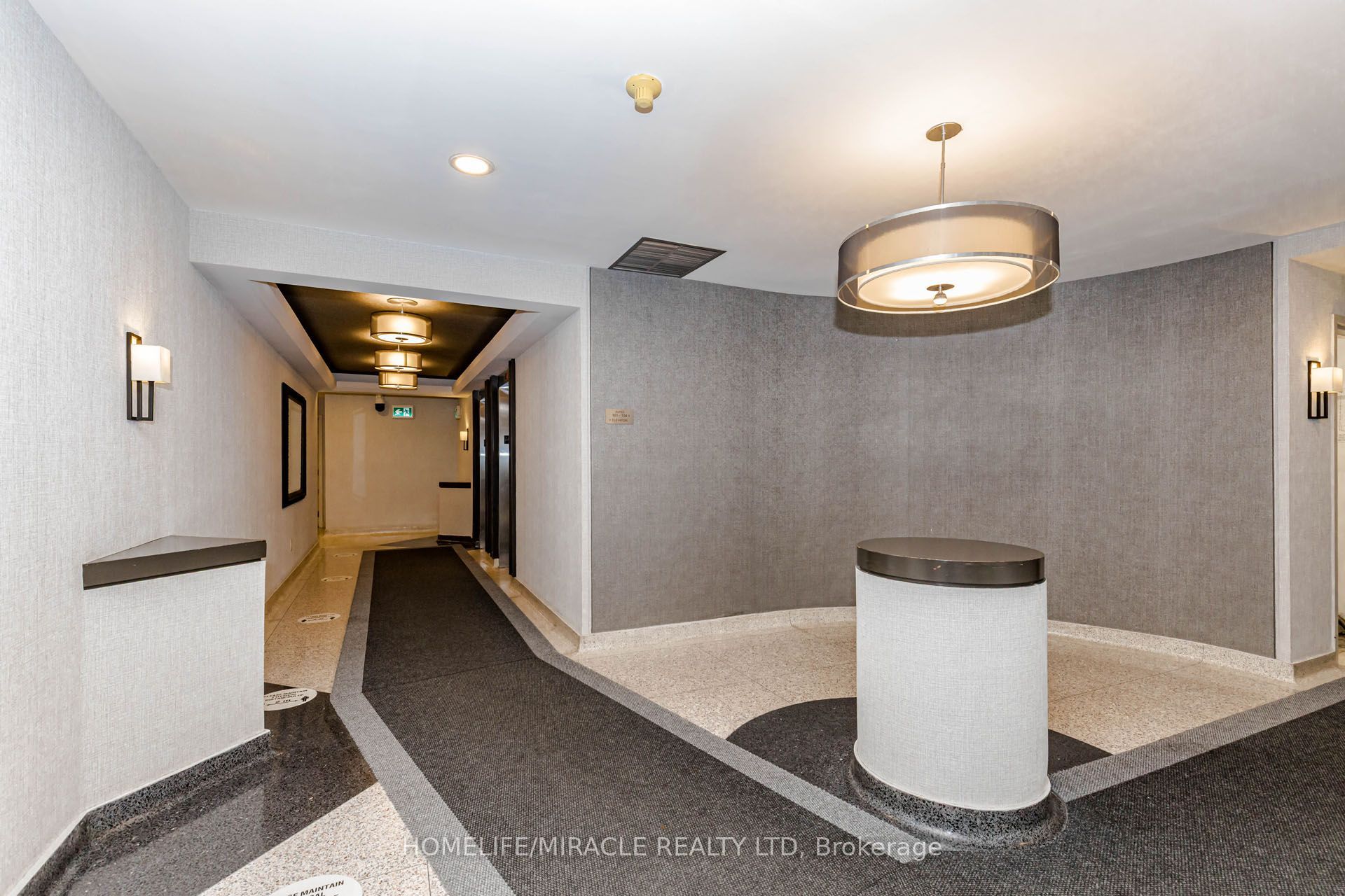 12 Laurelcrest Street 804, Brampton, ON L6S 5Y4 photo 4