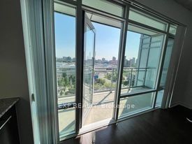 360 Square One Drive 1401, Mississauga, ON L5B 0G7 photo 5