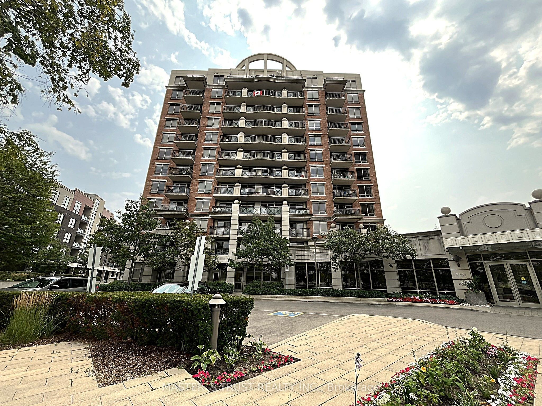 2391 Central Park Drive 1210, Oakville, ON L6H 0E4 photo 2