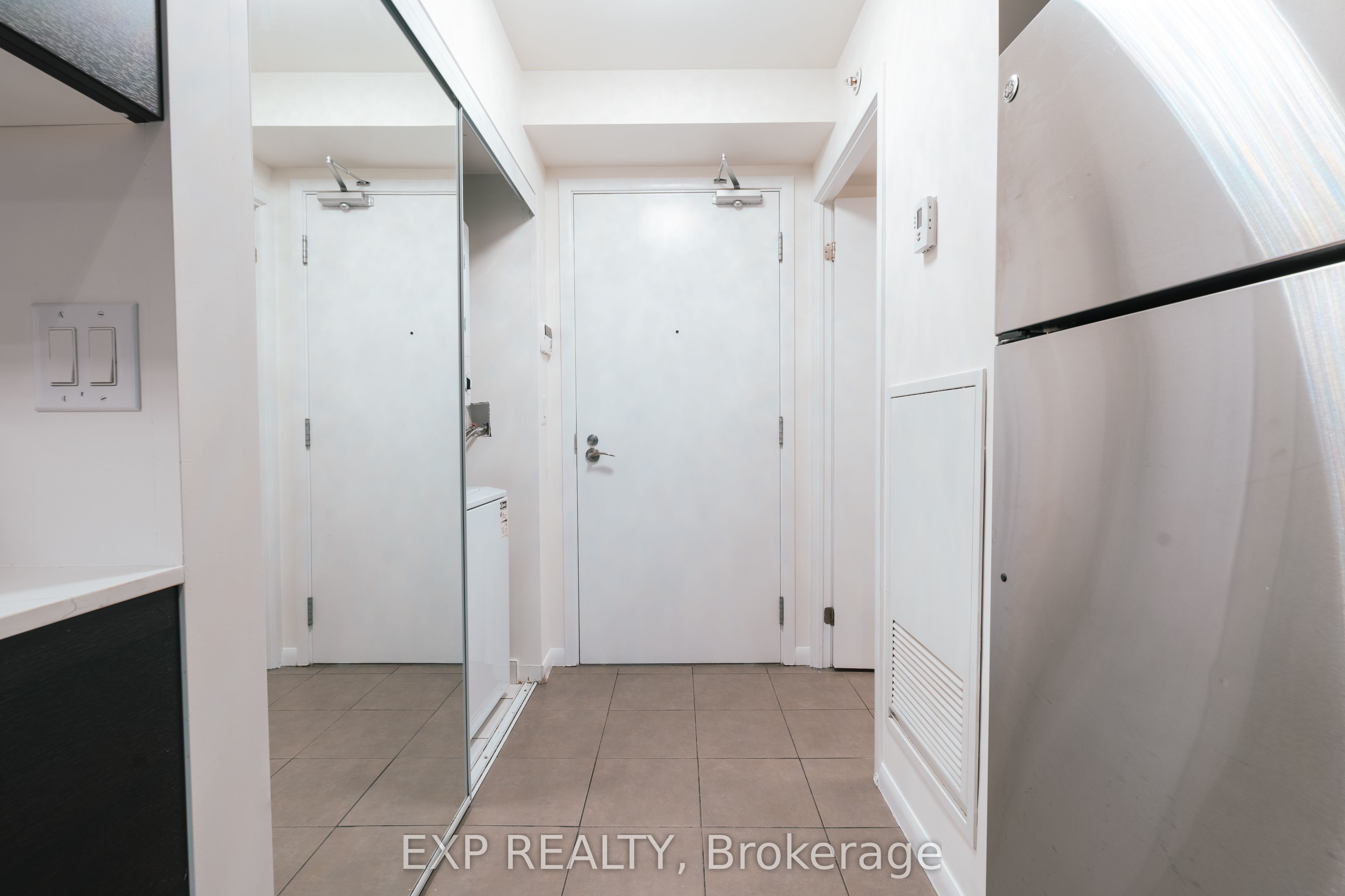 830 Lawrence Avenue W 540, Toronto, ON M6A 0B6 photo 2