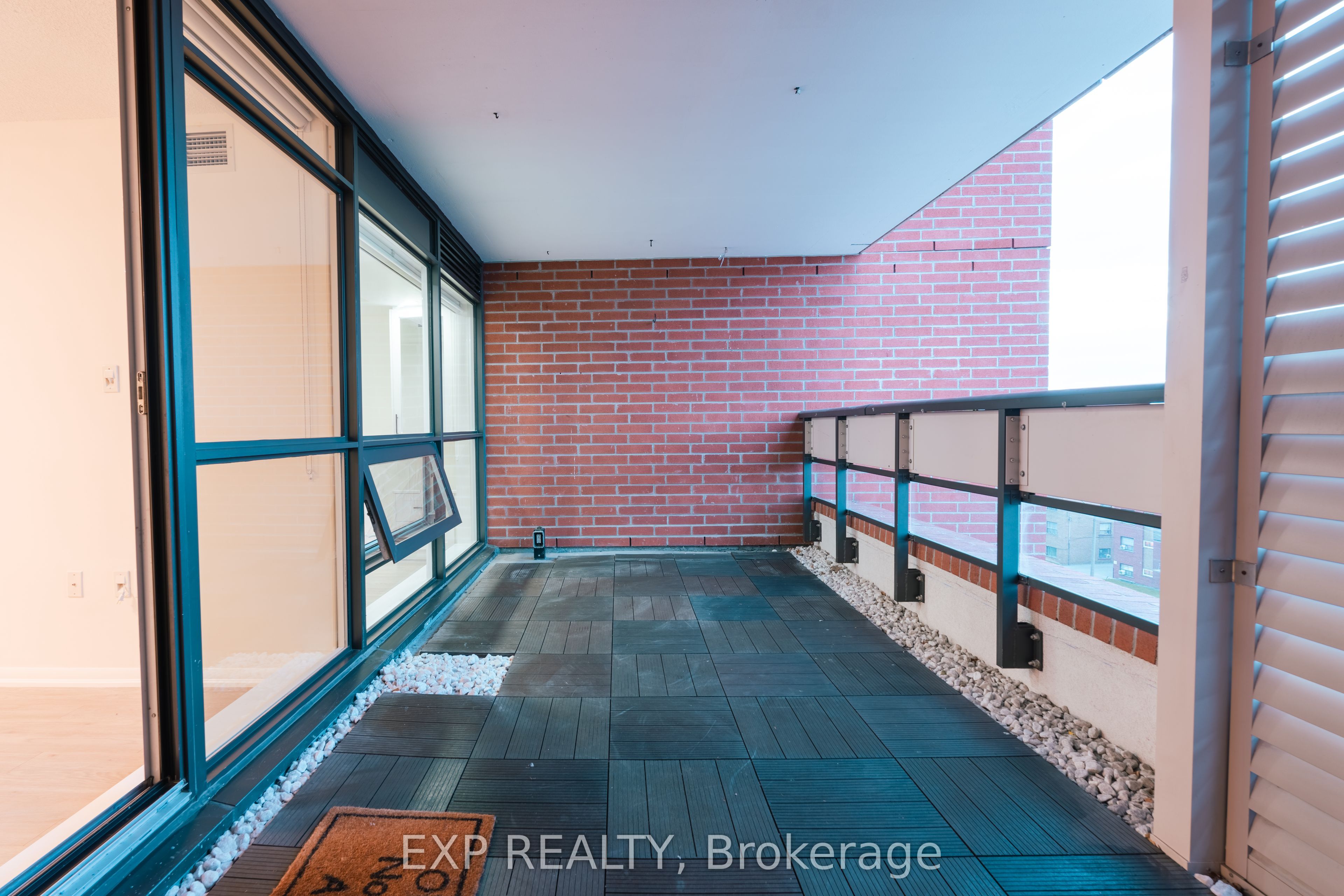 830 Lawrence Avenue W 540, Toronto, ON M6A 0B6 photo 3