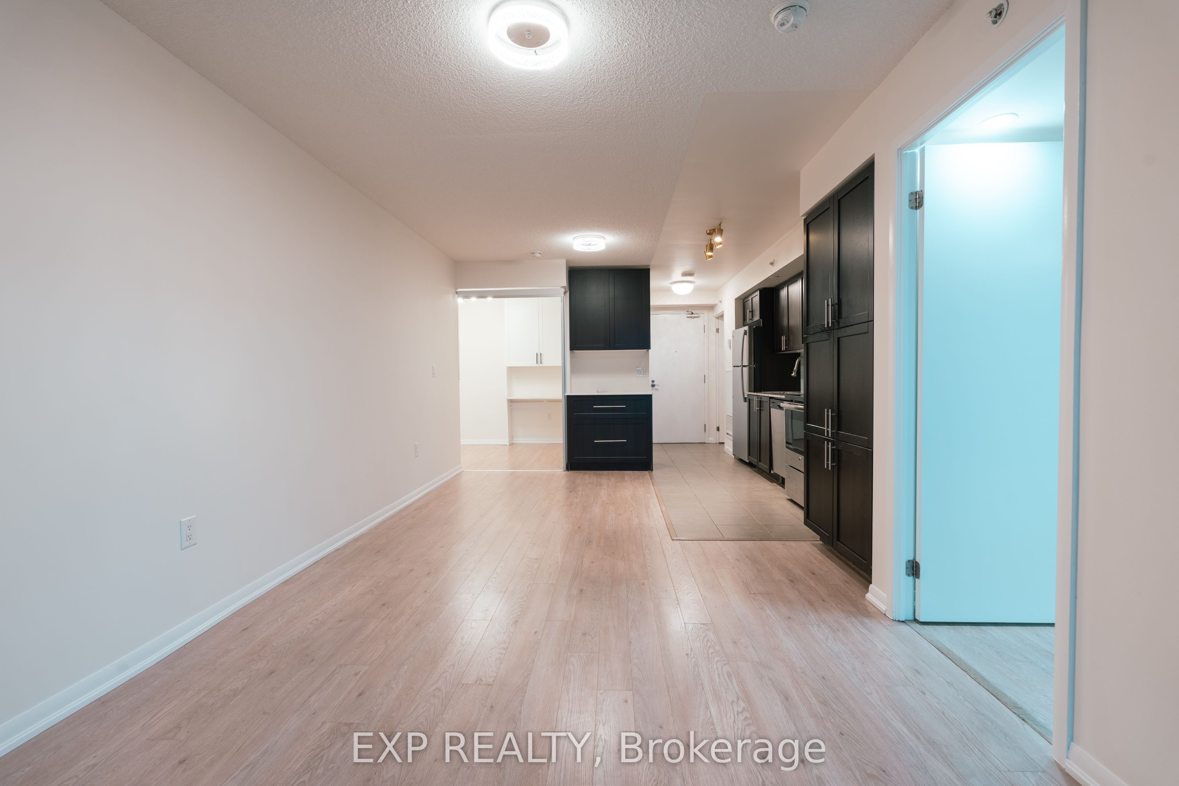 830 Lawrence Avenue W 540, Toronto, ON M6A 0B6 photo 4