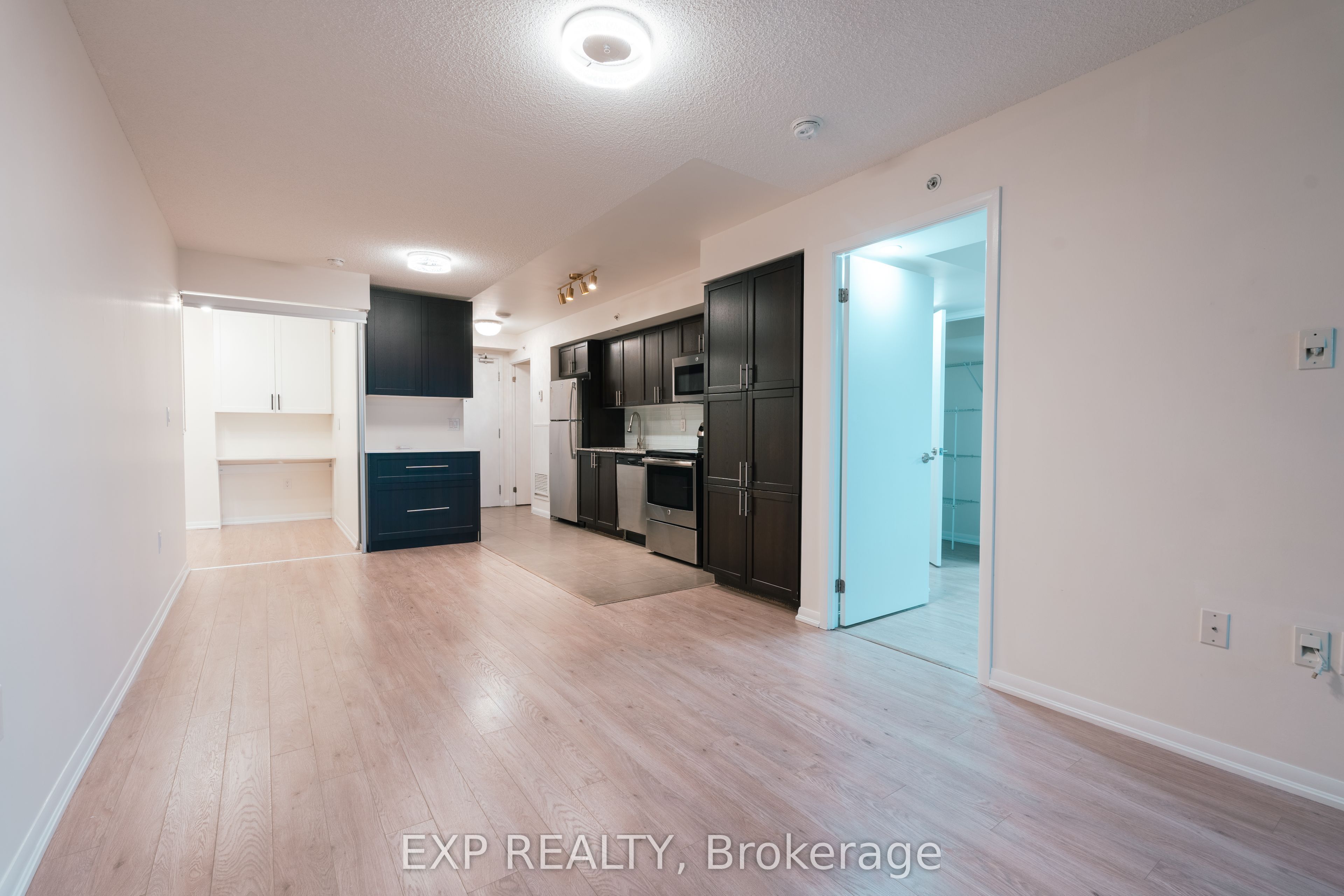 830 Lawrence Avenue W 540, Toronto, ON M6A 0B6 photo 5