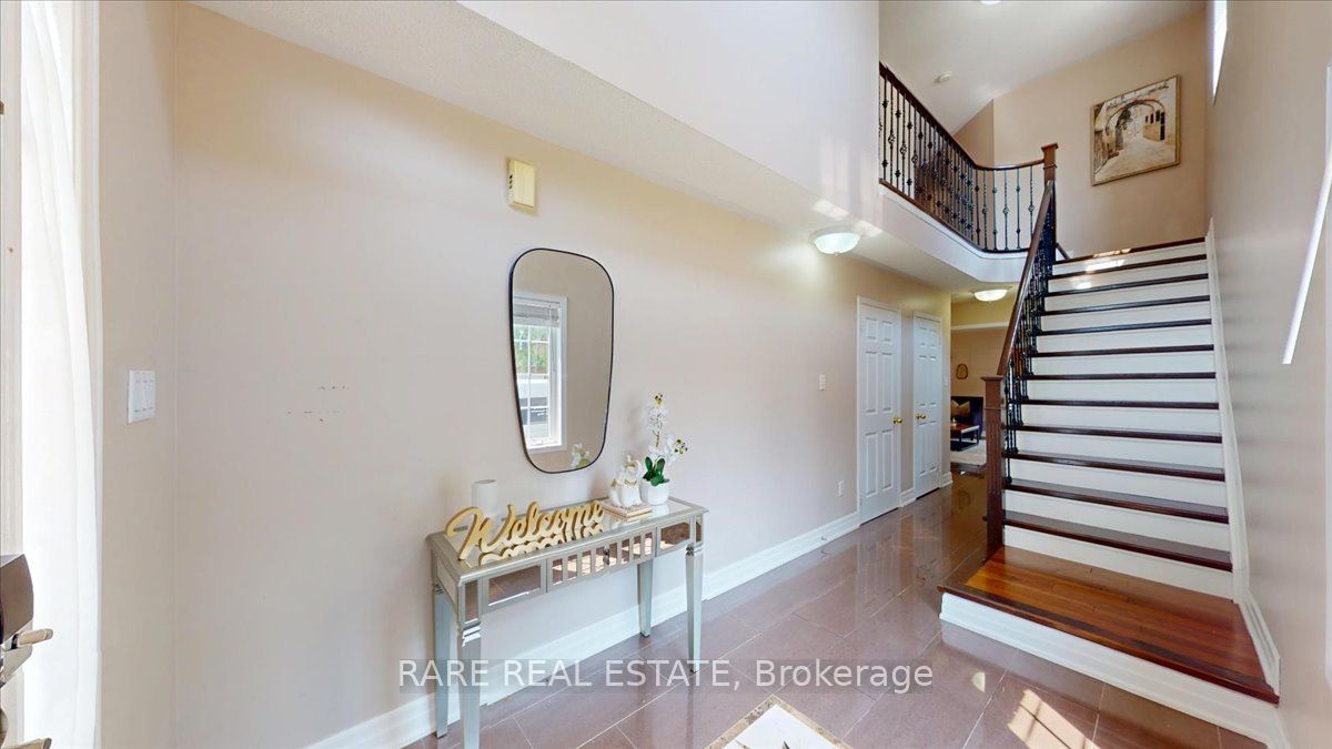1825 Hobson Drive, Burlington, ON L7L 6P9 photo 2