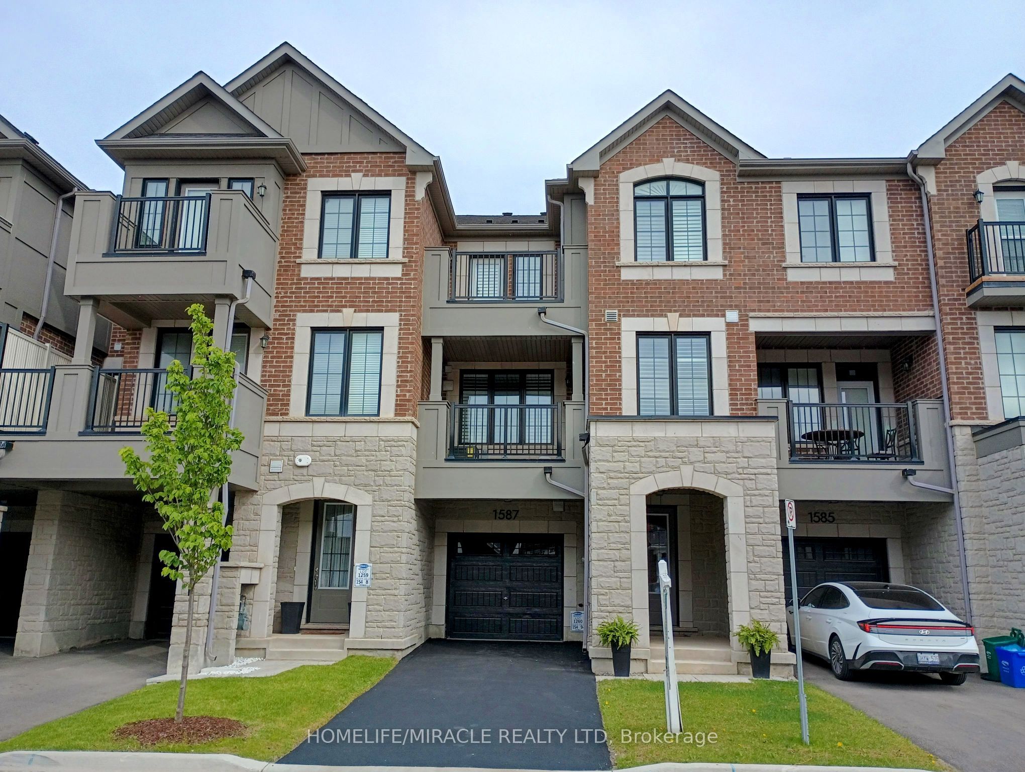 1587 Moira Crescent, Milton, ON L9E 1X8 photo 2