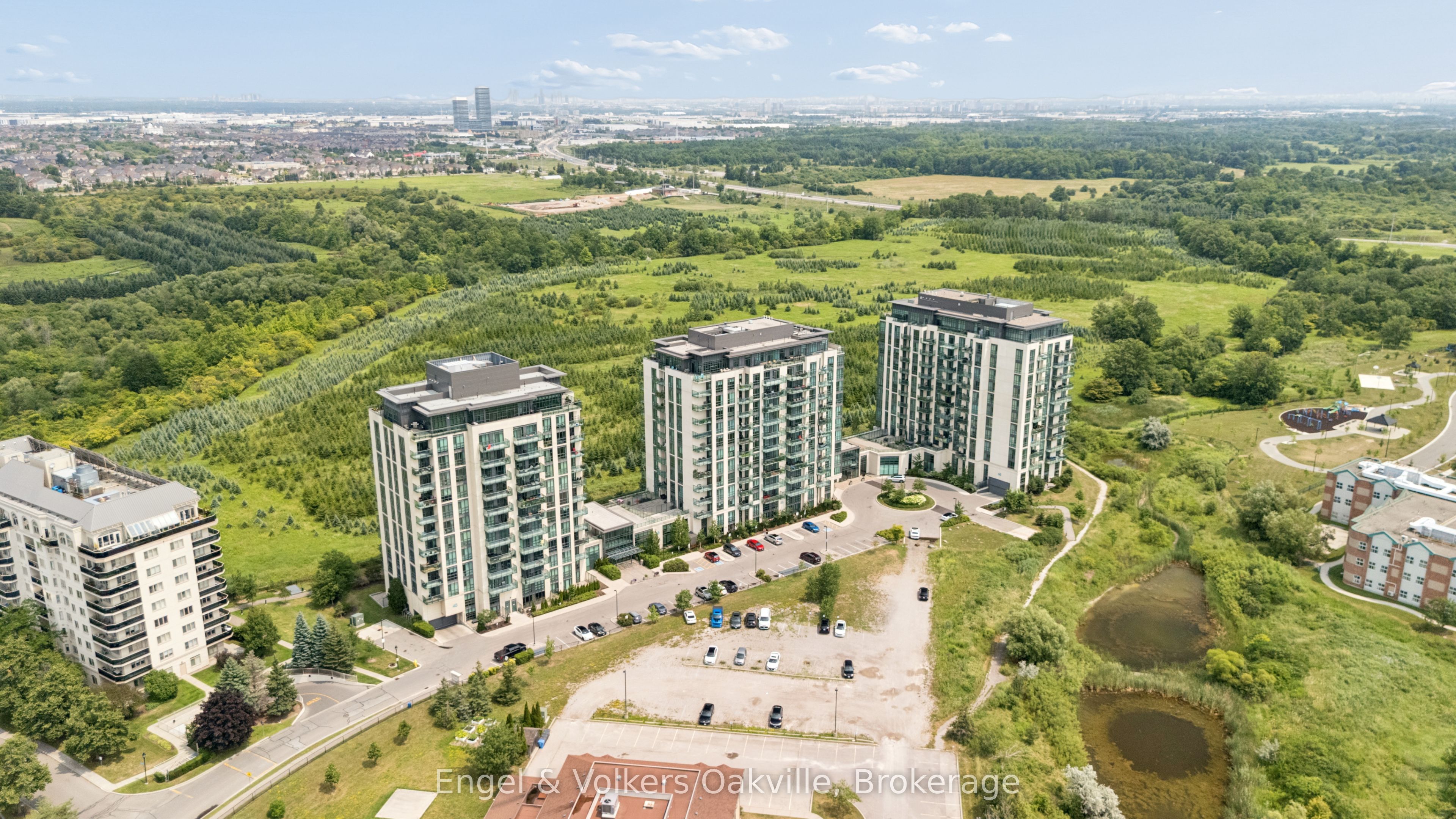55 Yorkland Boulevard 1204, Brampton, ON L6P 4K9 photo 2