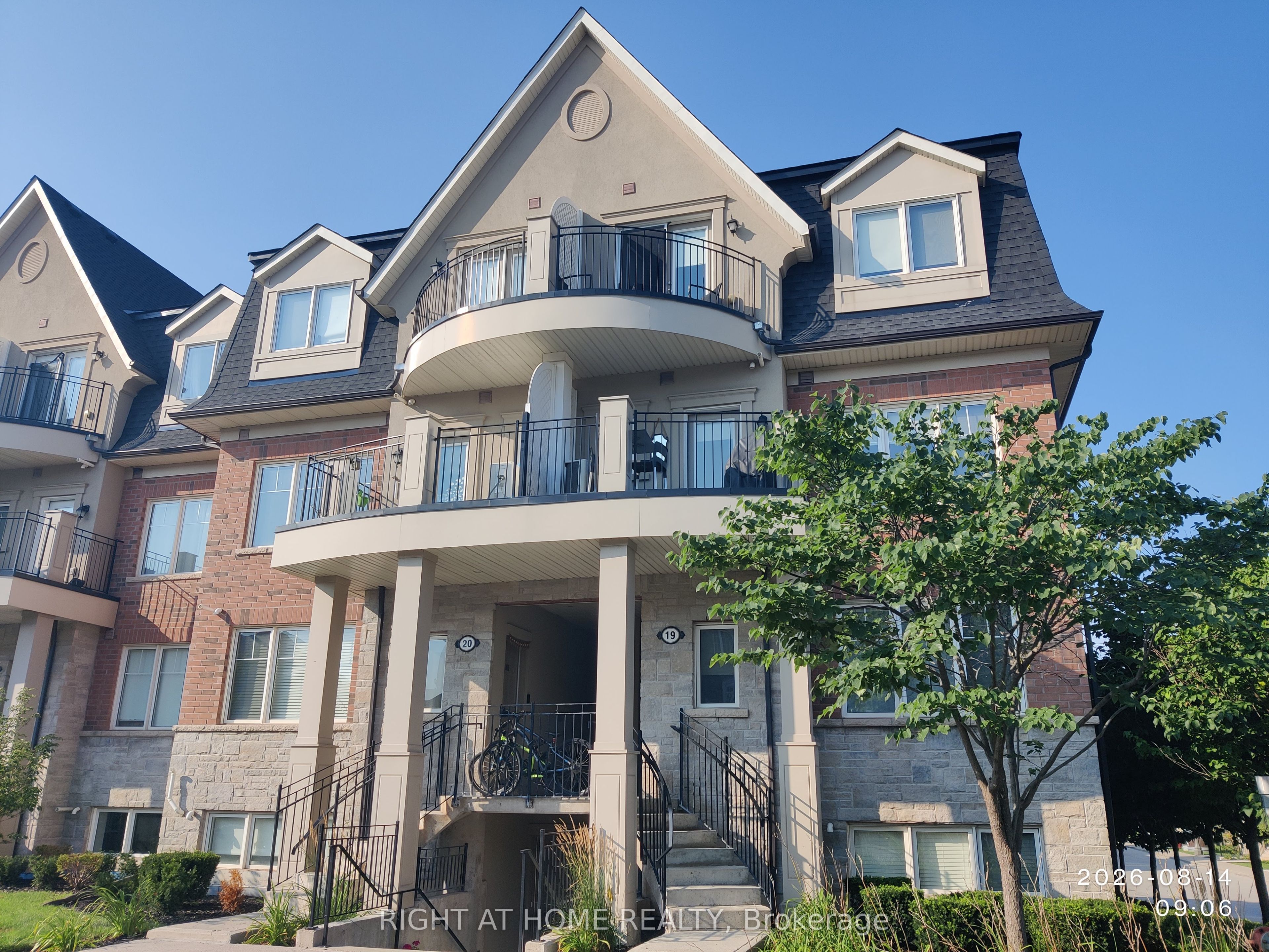 2420 Baronwood Drive 19-02, Oakville, ON L6M 0X6