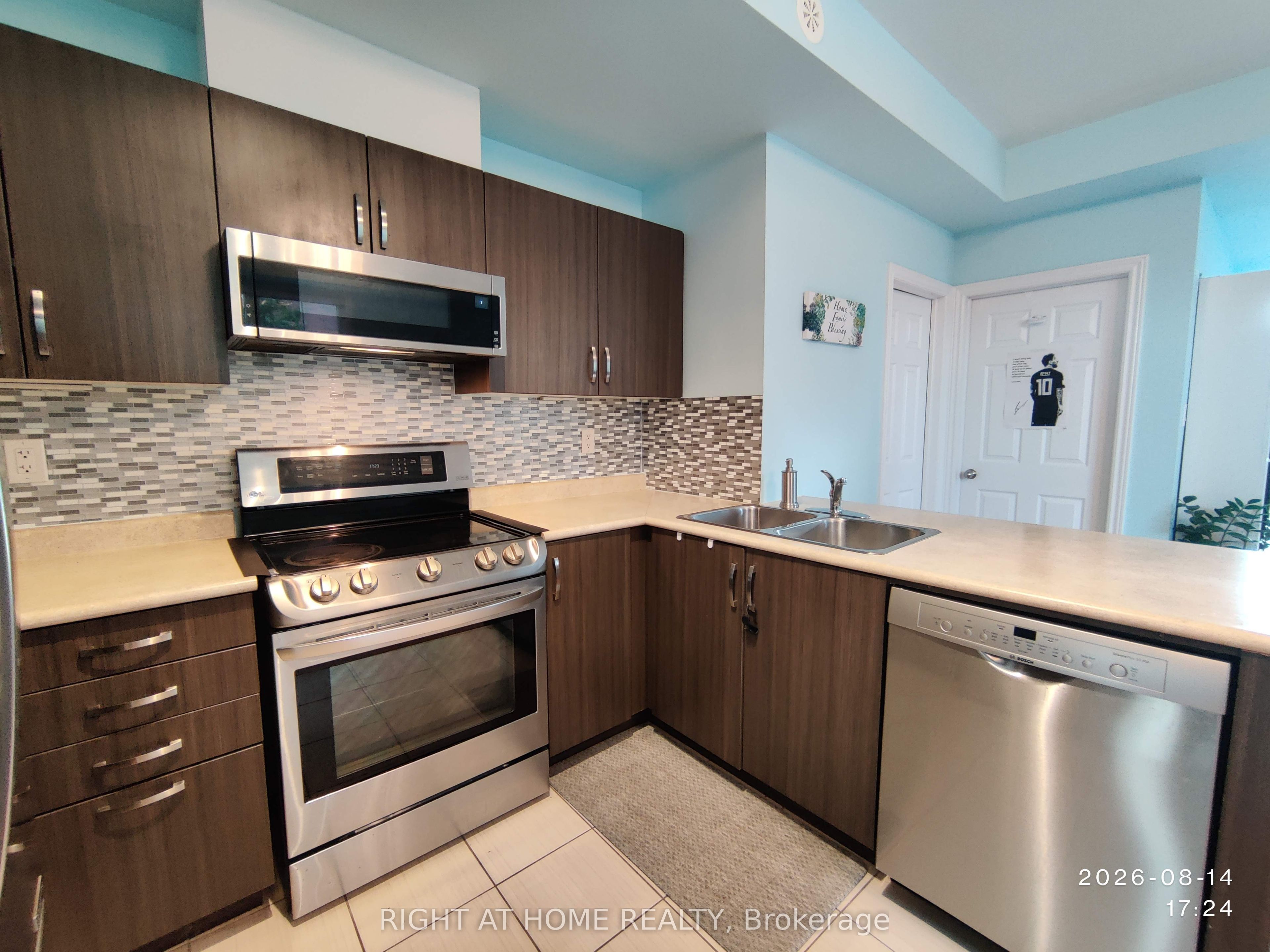 2420 Baronwood Drive 19-02, Oakville, ON L6M 0X6 photo 3