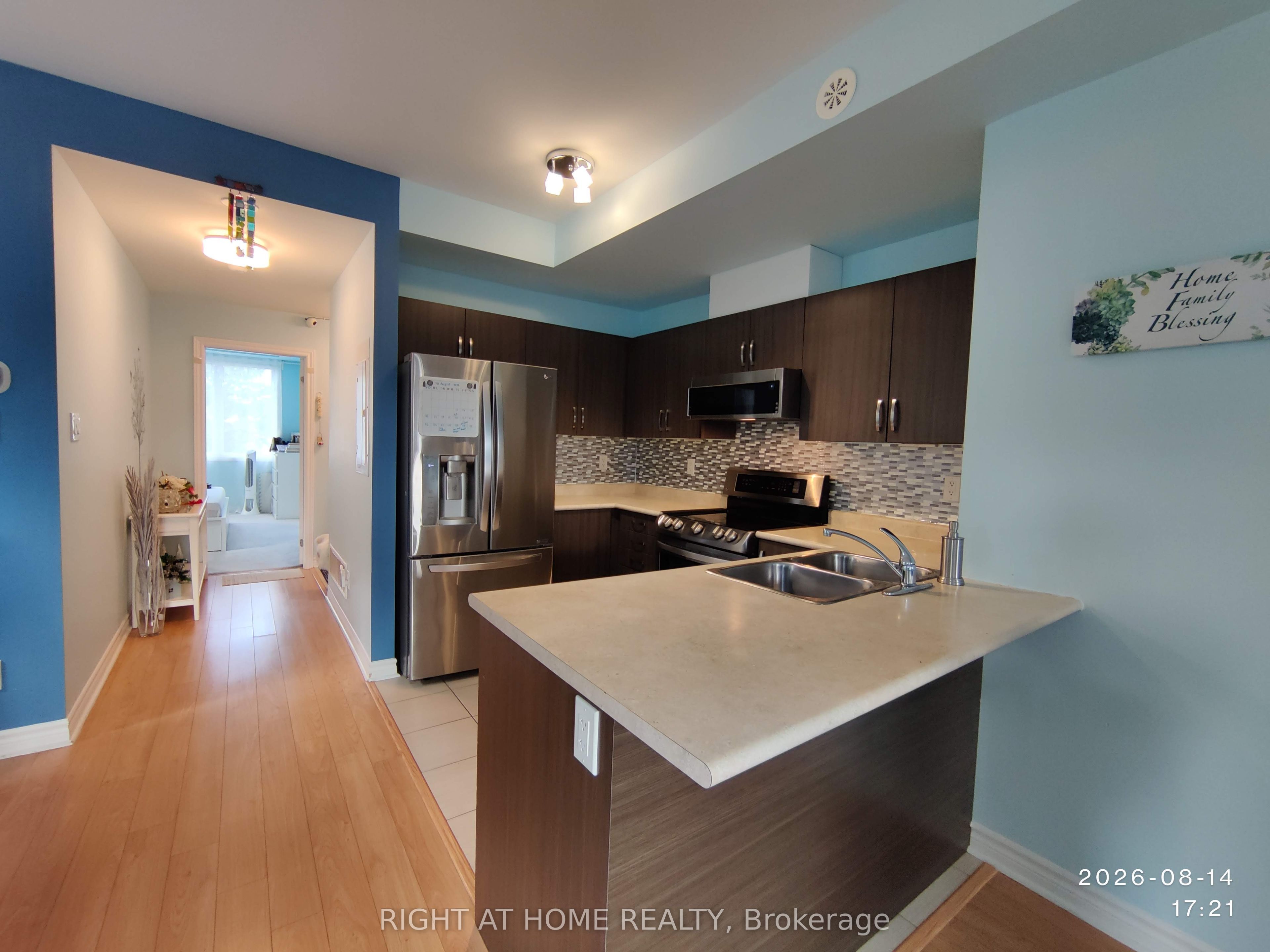 2420 Baronwood Drive 19-02, Oakville, ON L6M 0X6 photo 4