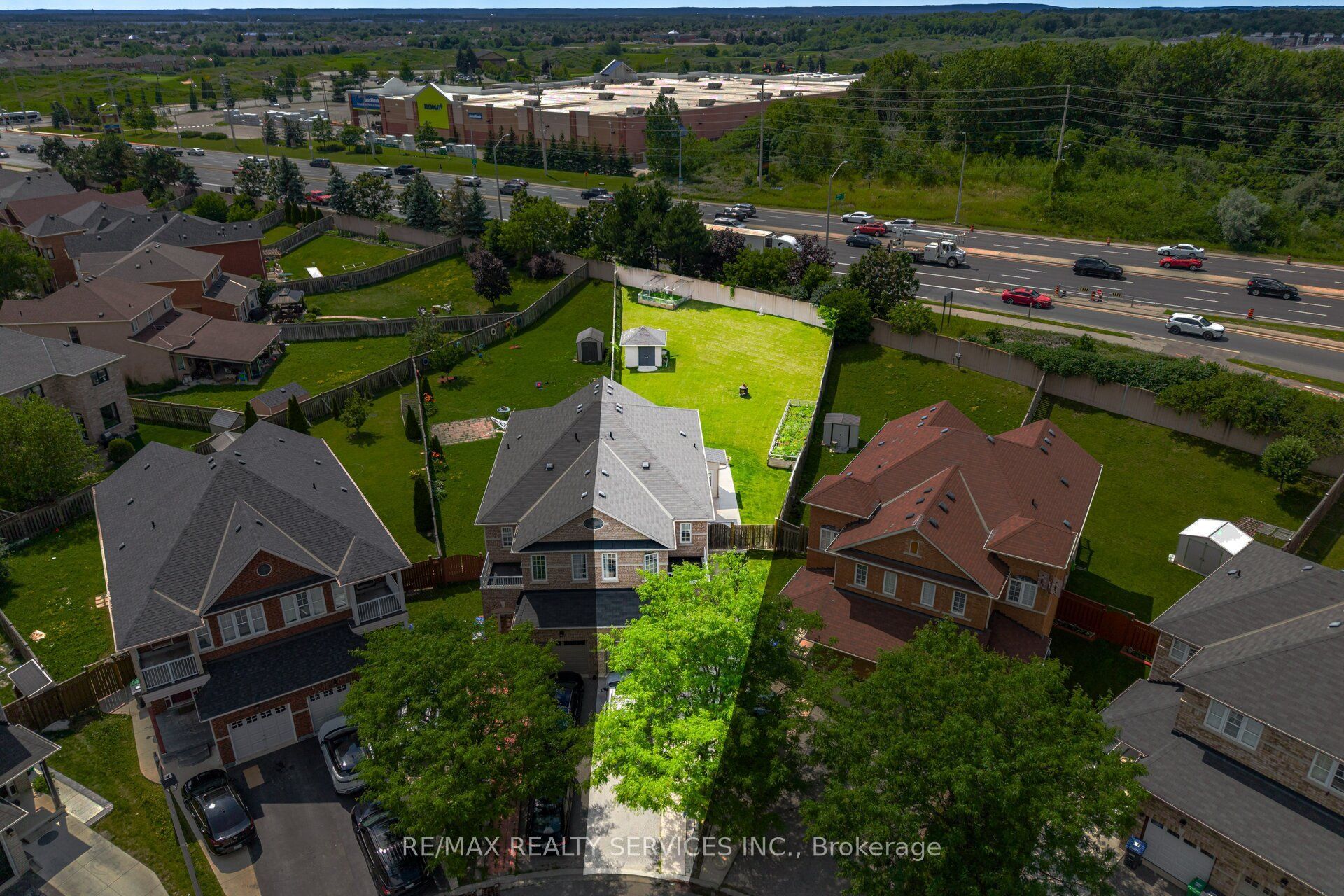 32 Deepcoral Court, Brampton, ON L6V 4P7 photo 2
