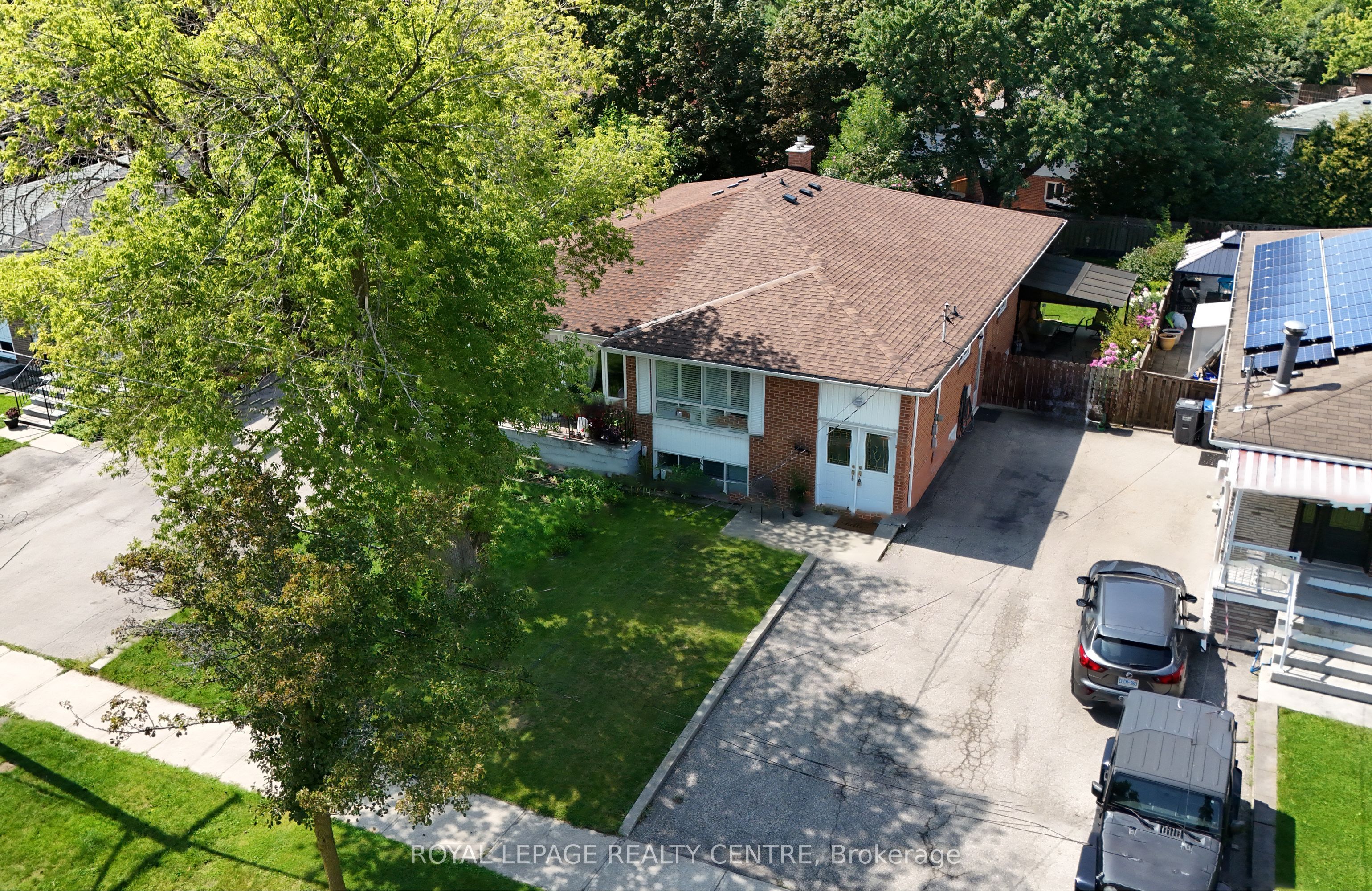 3388 Fellmore Drive, Mississauga, ON L5C 2E2 photo 5