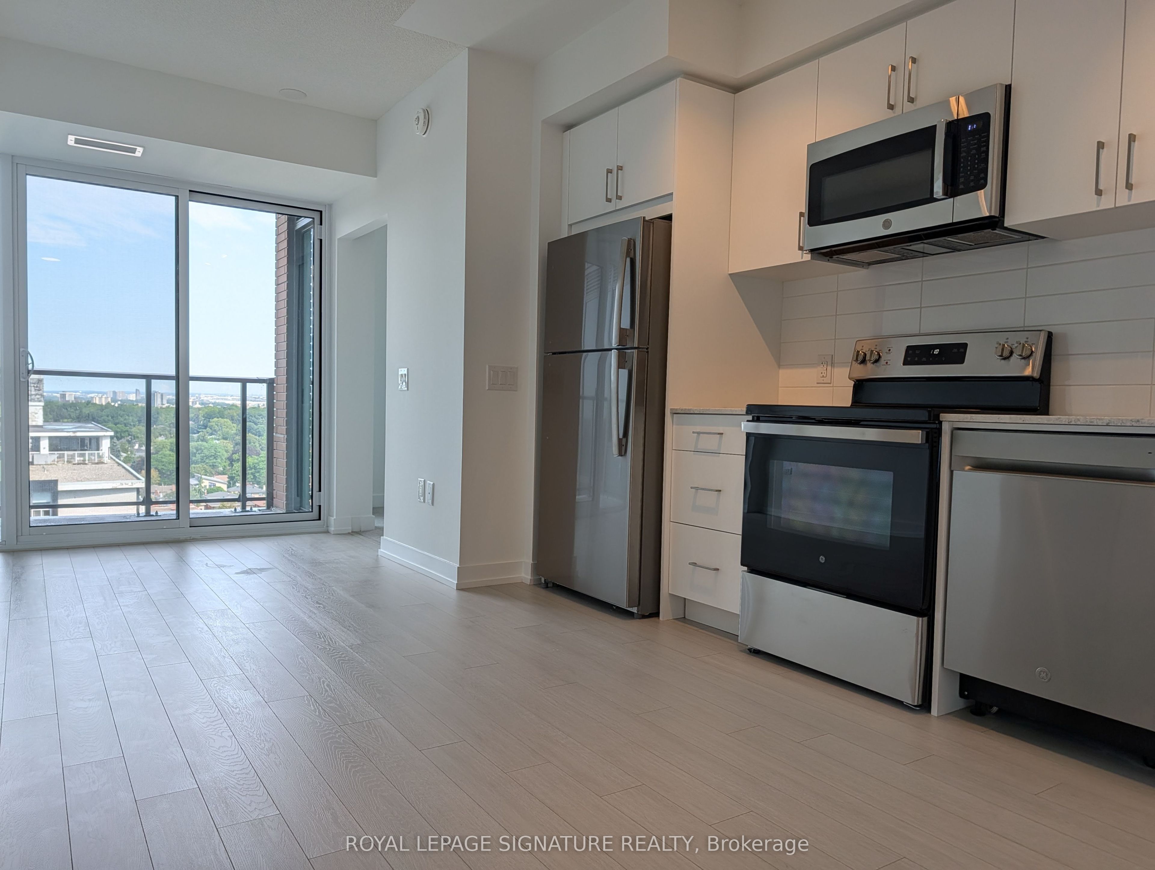 4010 Eglinton Avenue 1320, Toronto, ON M9A 4M2 photo 3