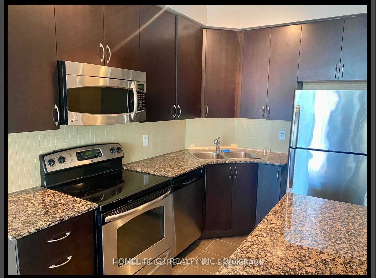 223 Webb Drive, Mississauga, ON L5B 0E8 photo 3