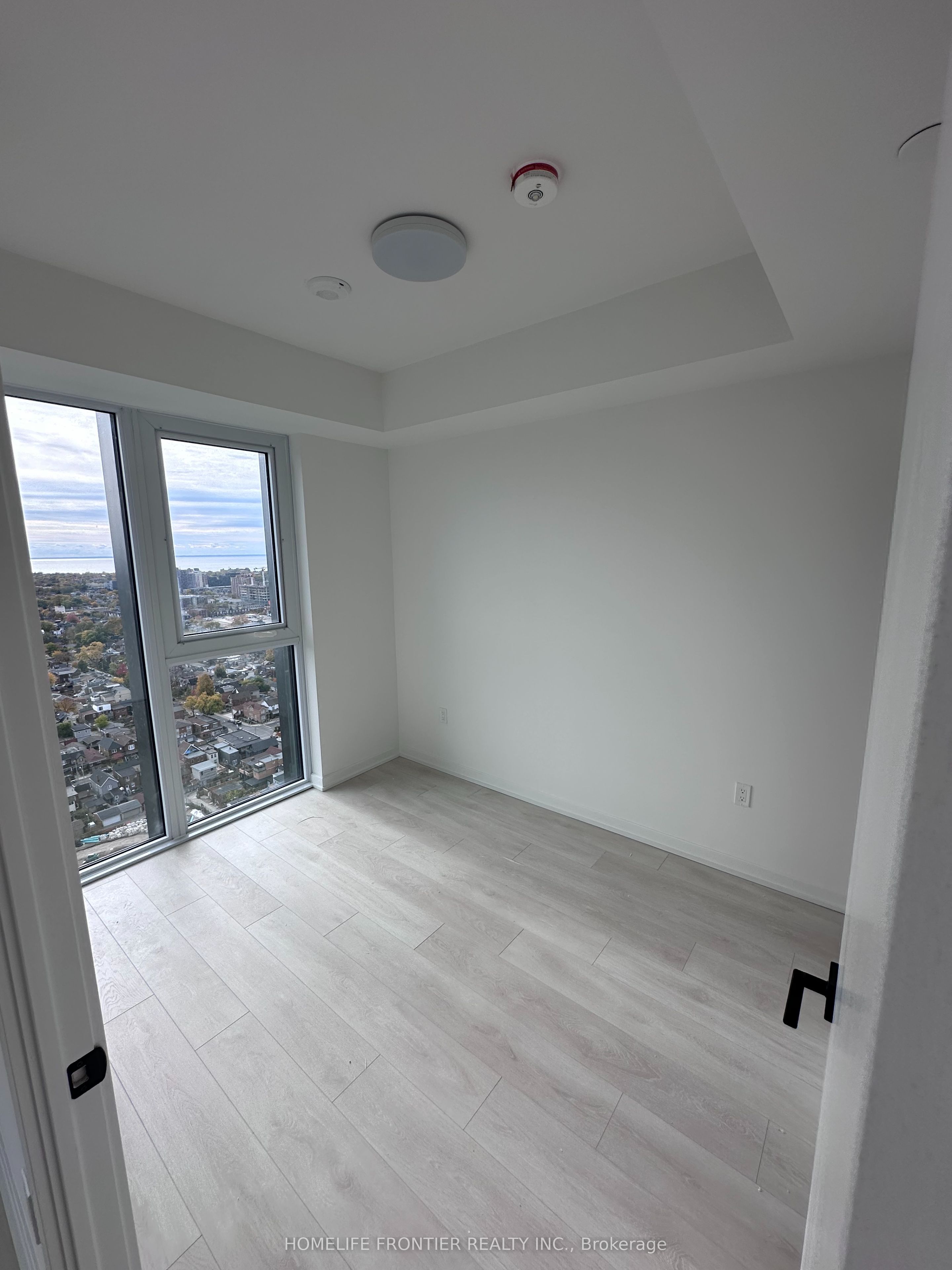 1285 Dupont Street 2701, Toronto, ON M6H 2A6 photo 4