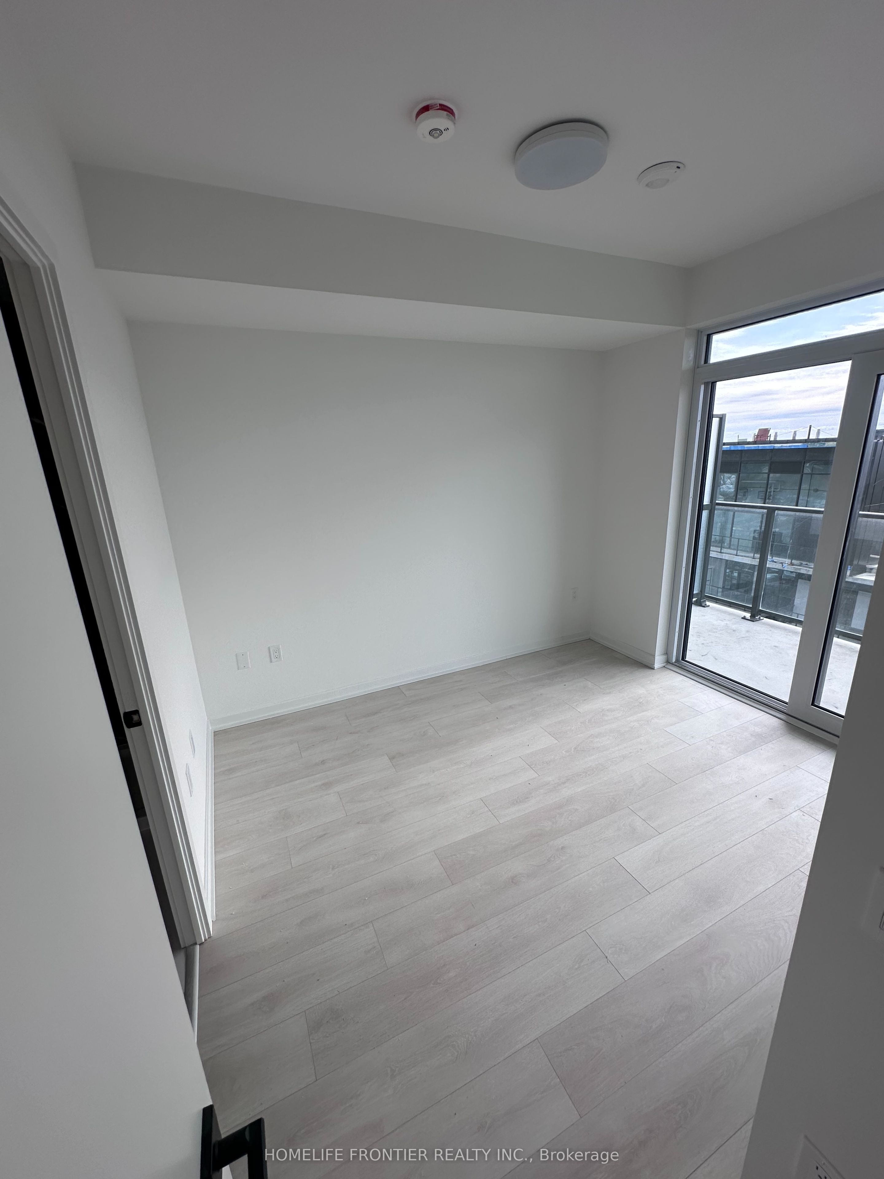 1285 Dupont Street 2701, Toronto, ON M6H 2A6 photo 5