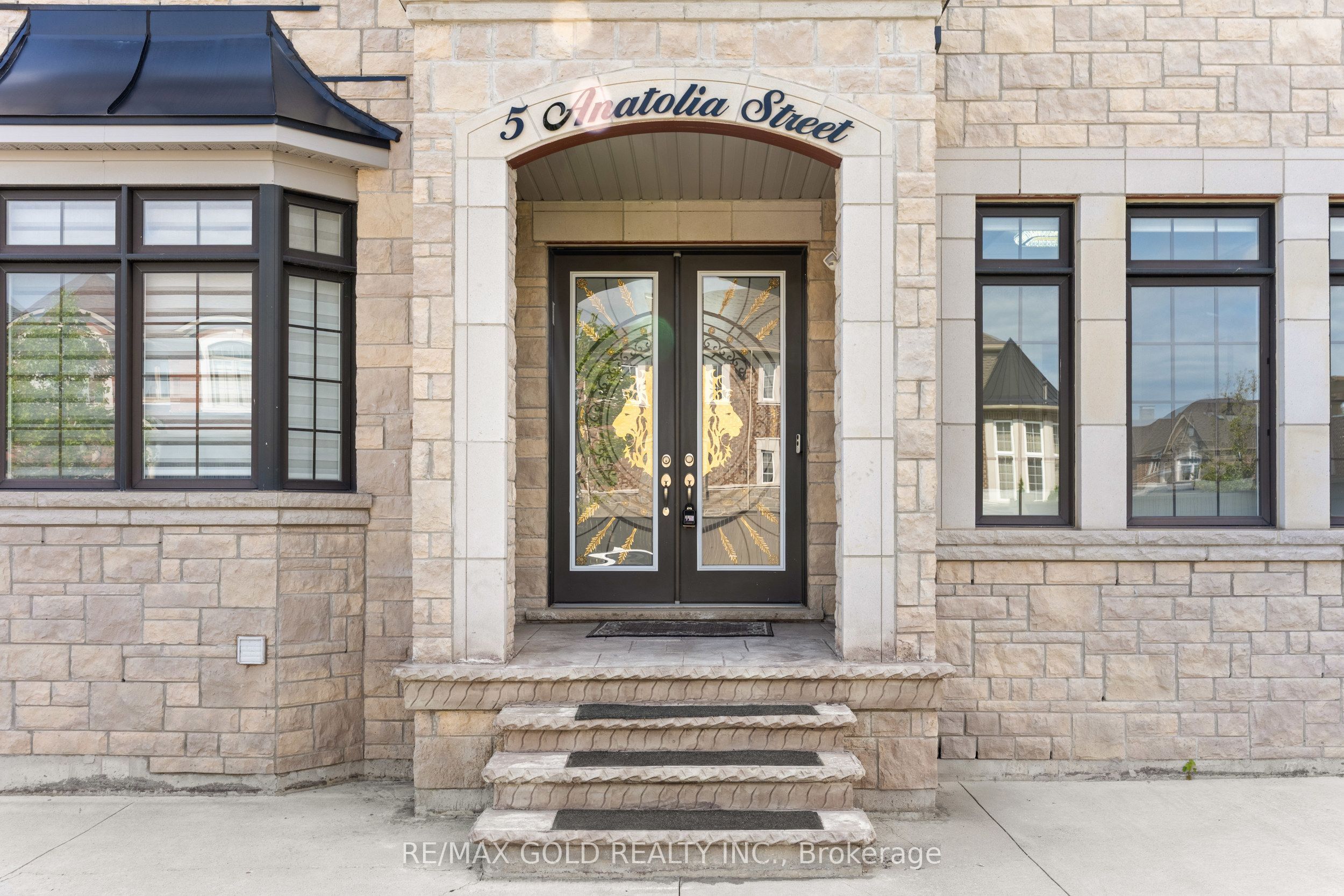 5 Anatolia Street, Brampton, ON L6P 4L3 photo 3