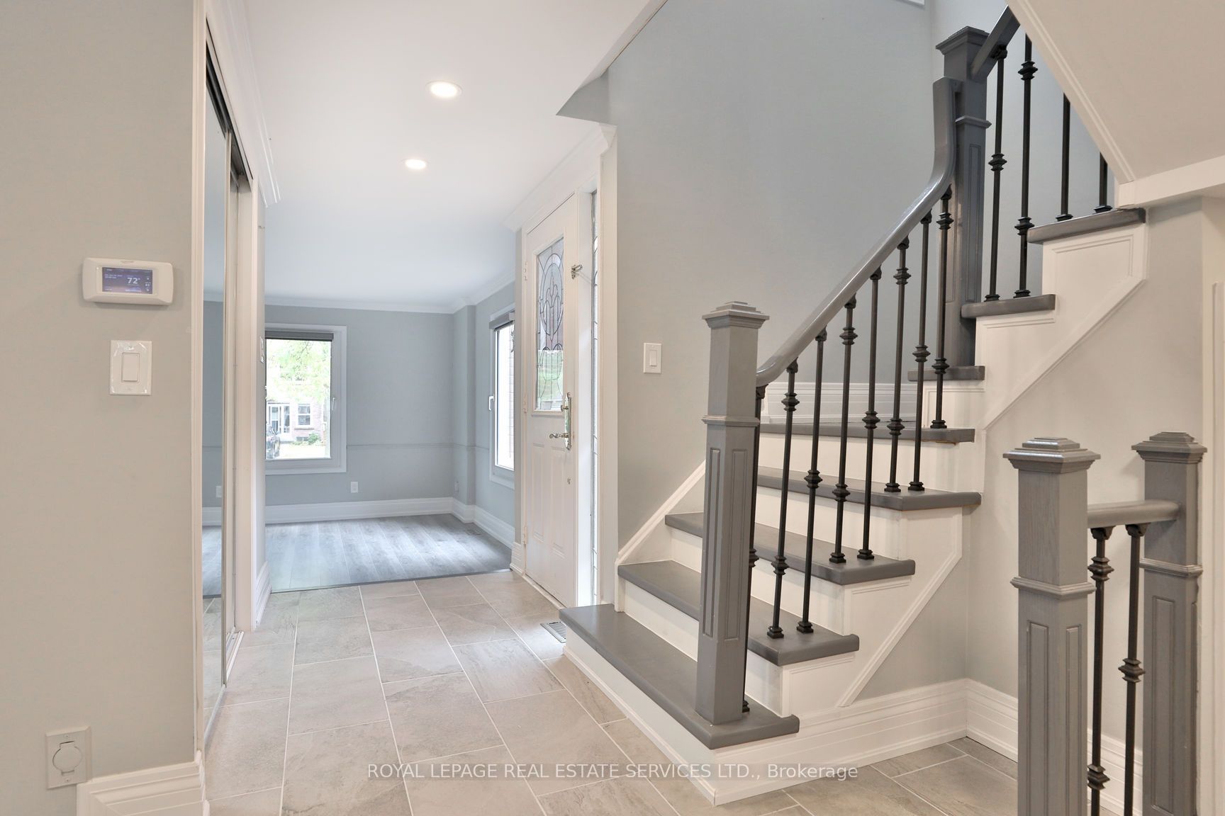 1021 Runnymead Crescent, Oakville, ON L6M 1C5 photo 3