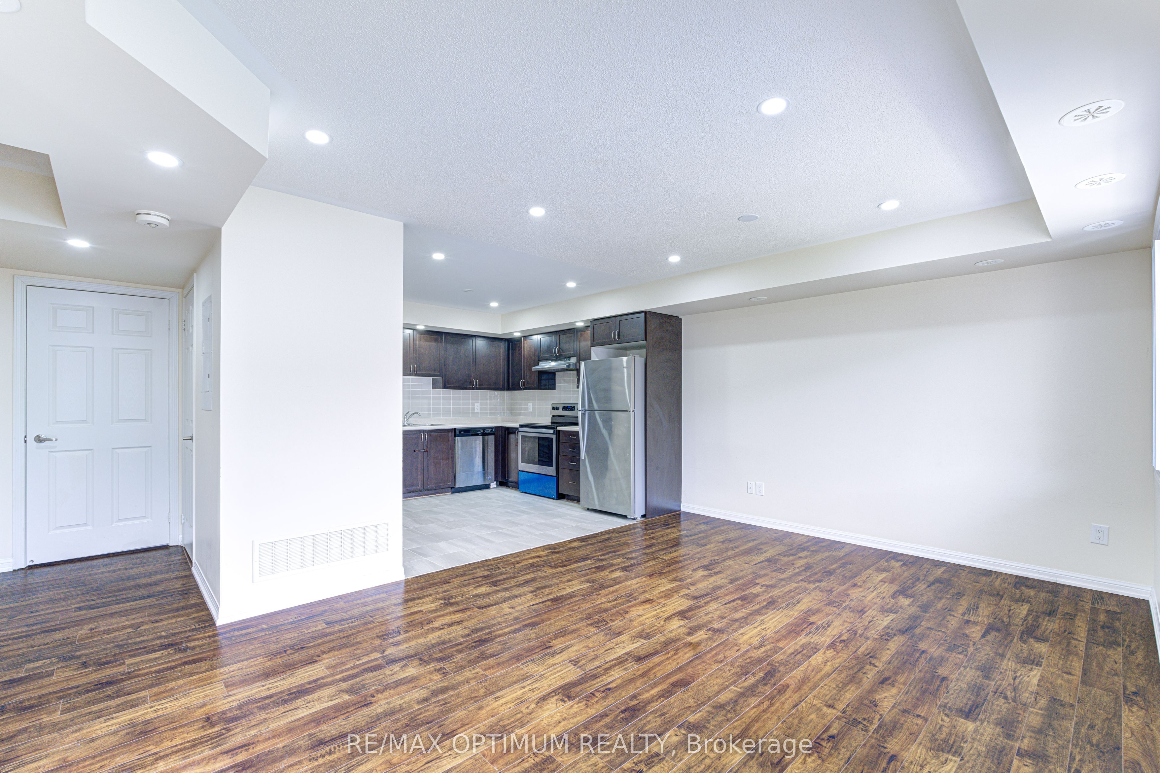 250 Sunny Meadow Boulevard 307, Brampton, ON L6R 3Y6 photo 5