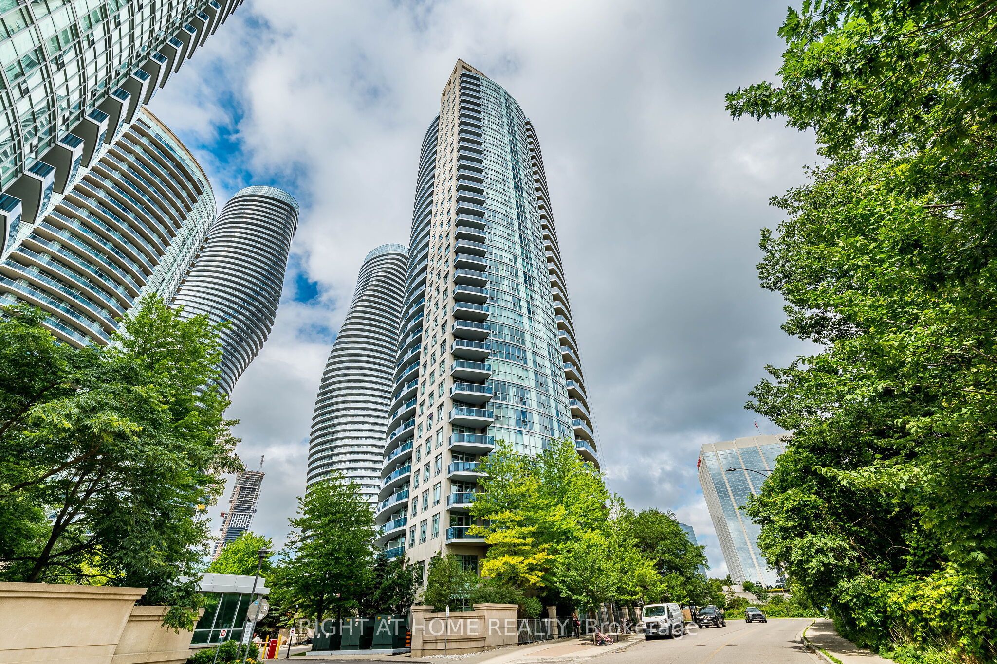 80 Absolute Avenue 2302, Mississauga, ON L4Z 0A5 photo 3