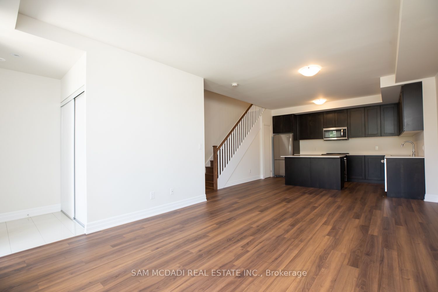1180 Cawthra Road 102, Mississauga, ON L5G 0A5 photo 4