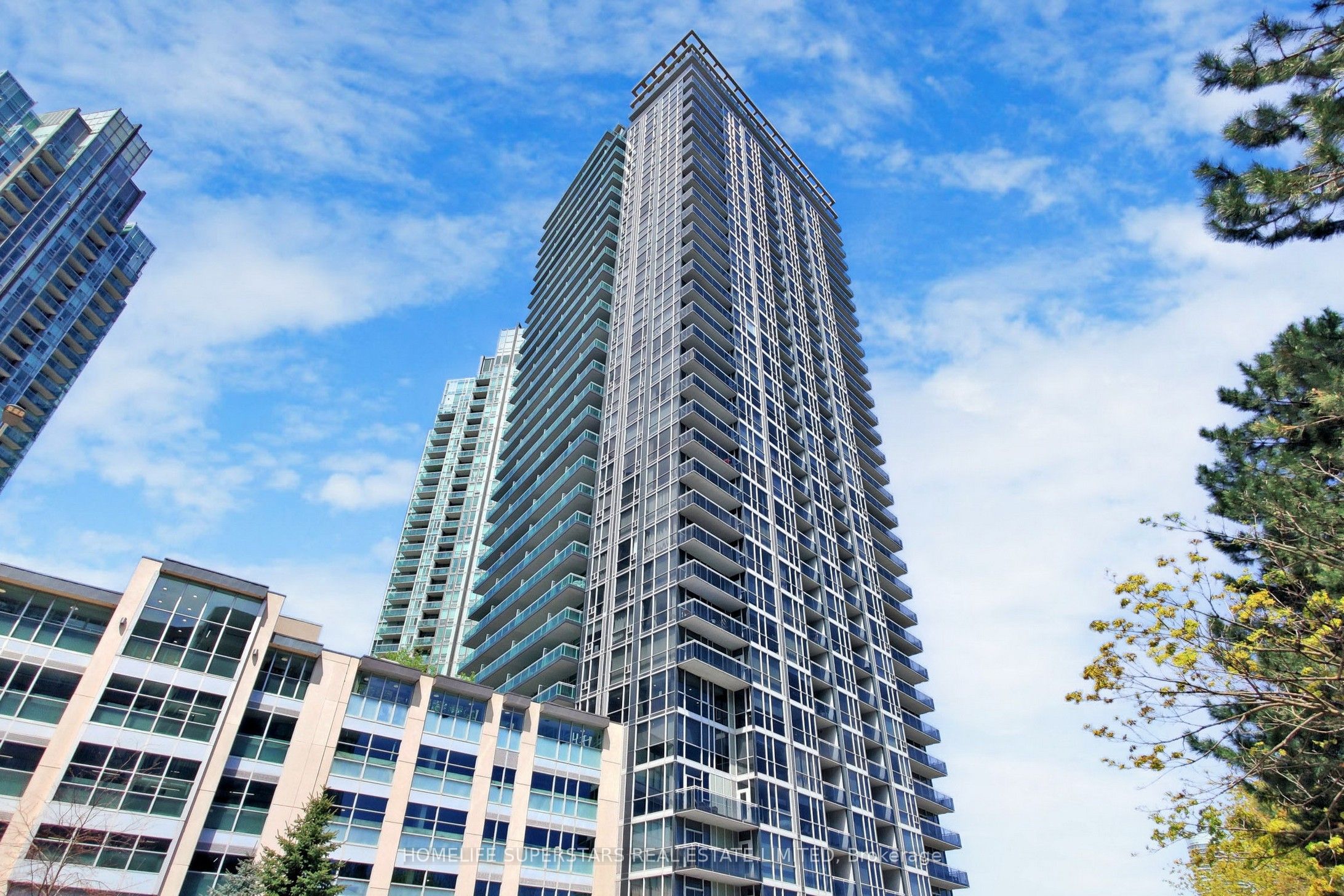 223 Webb Drive 1013, Mississauga, ON L5B 4P2 photo 2