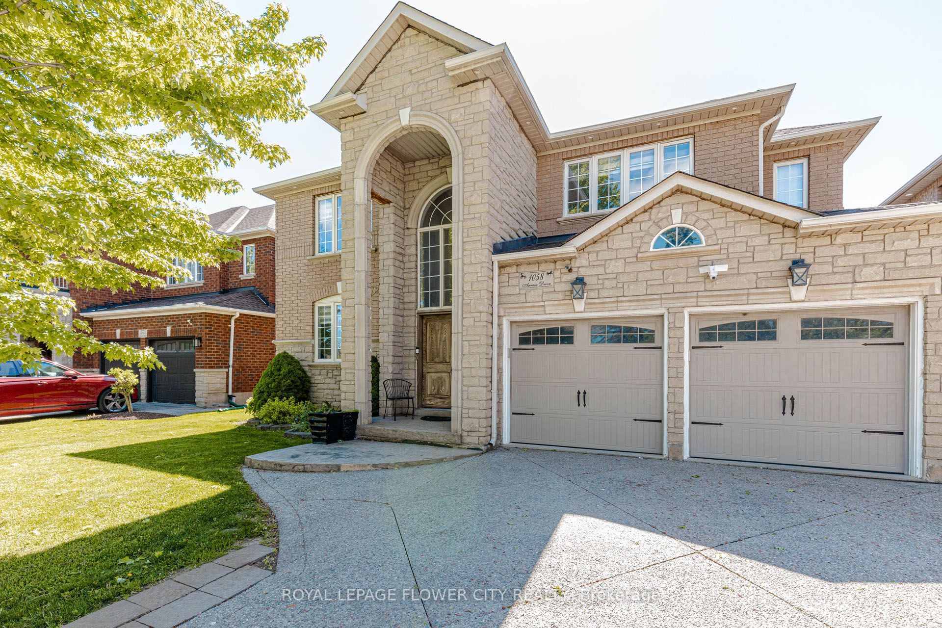 1058 Agram Drive, Oakville, ON L6H 7L6 photo 2